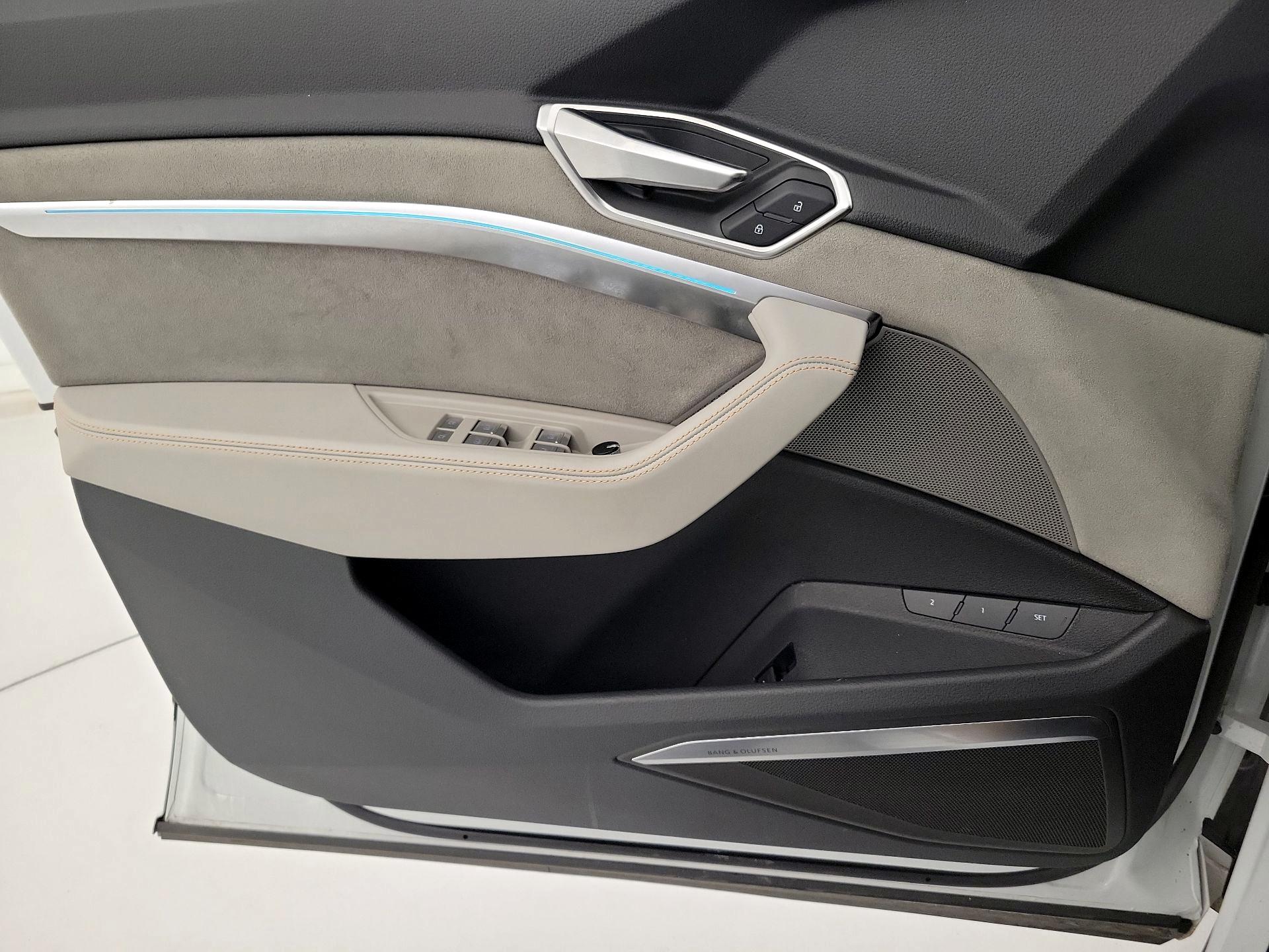 Thumbnail: 2024 Audi Q8 e-tron - 12