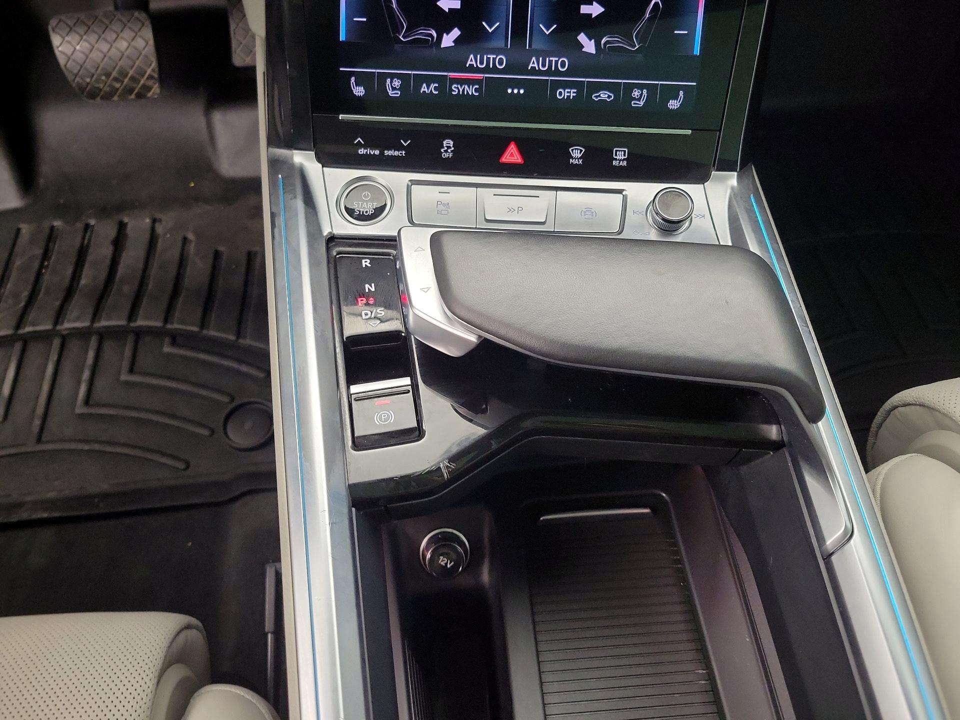 Thumbnail: 2024 Audi Q8 e-tron - 18