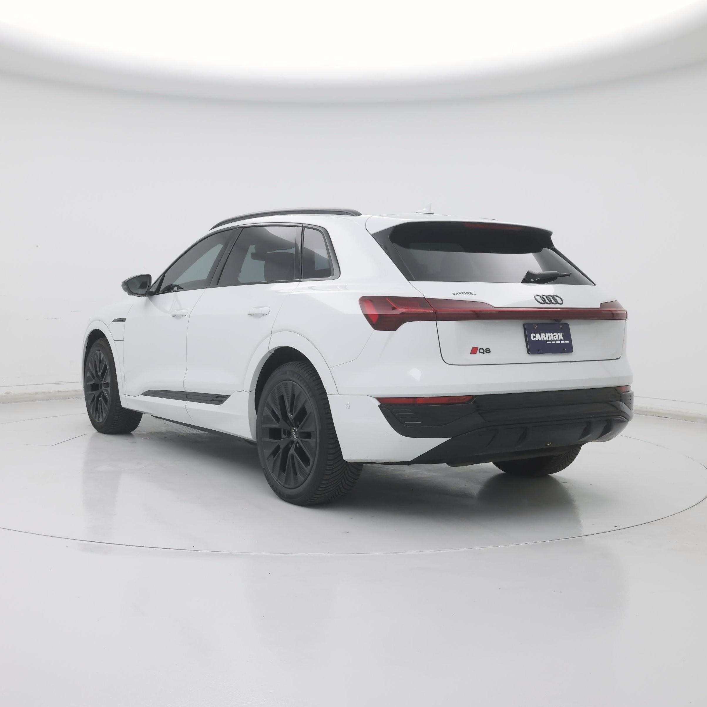 Thumbnail: 2024 Audi Q8 e-tron - 2