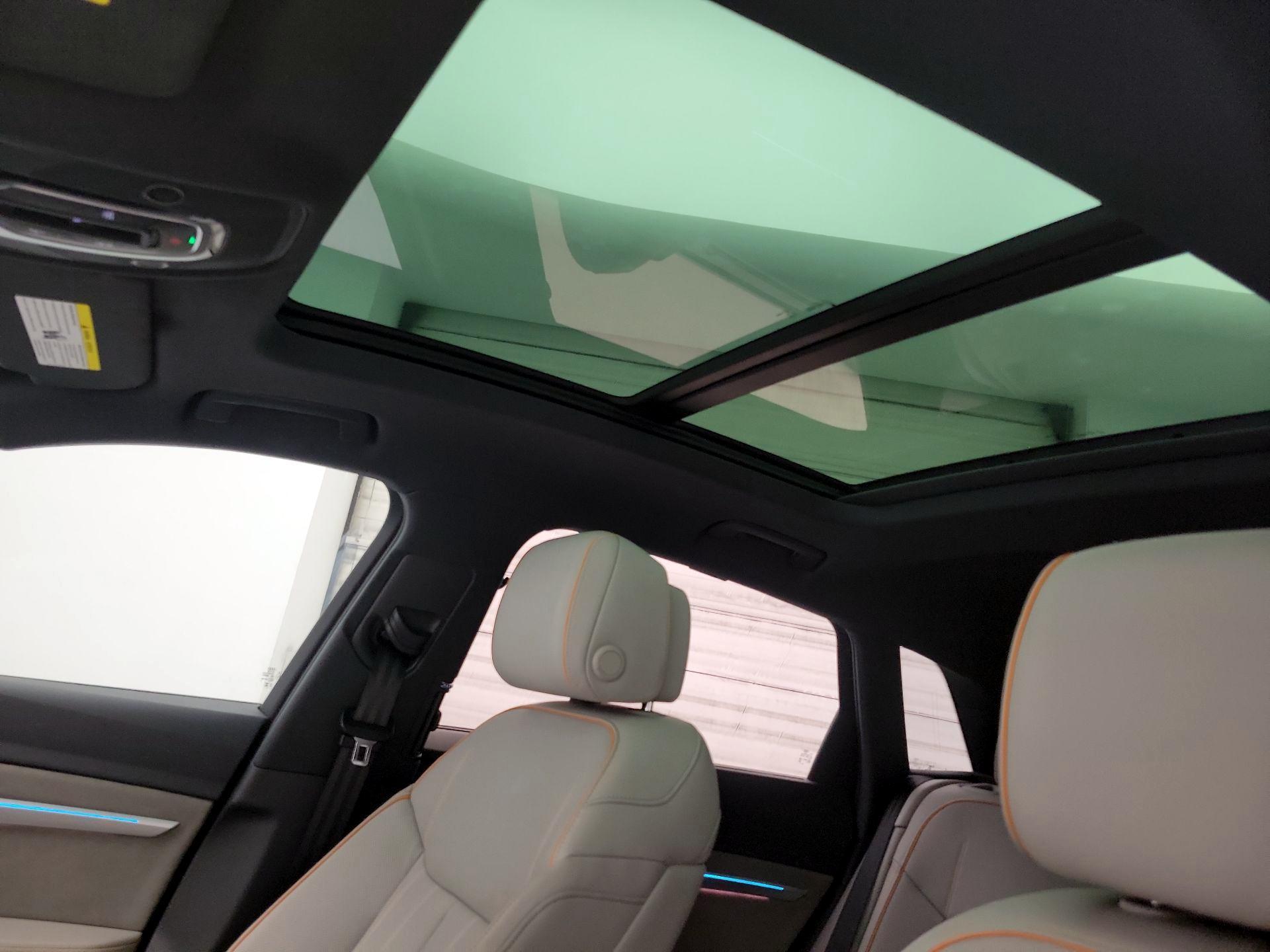 Thumbnail: 2024 Audi Q8 e-tron - 20