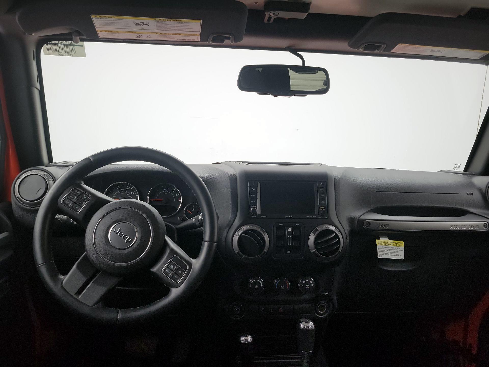 Thumbnail: 2015 Jeep Wrangler - 9