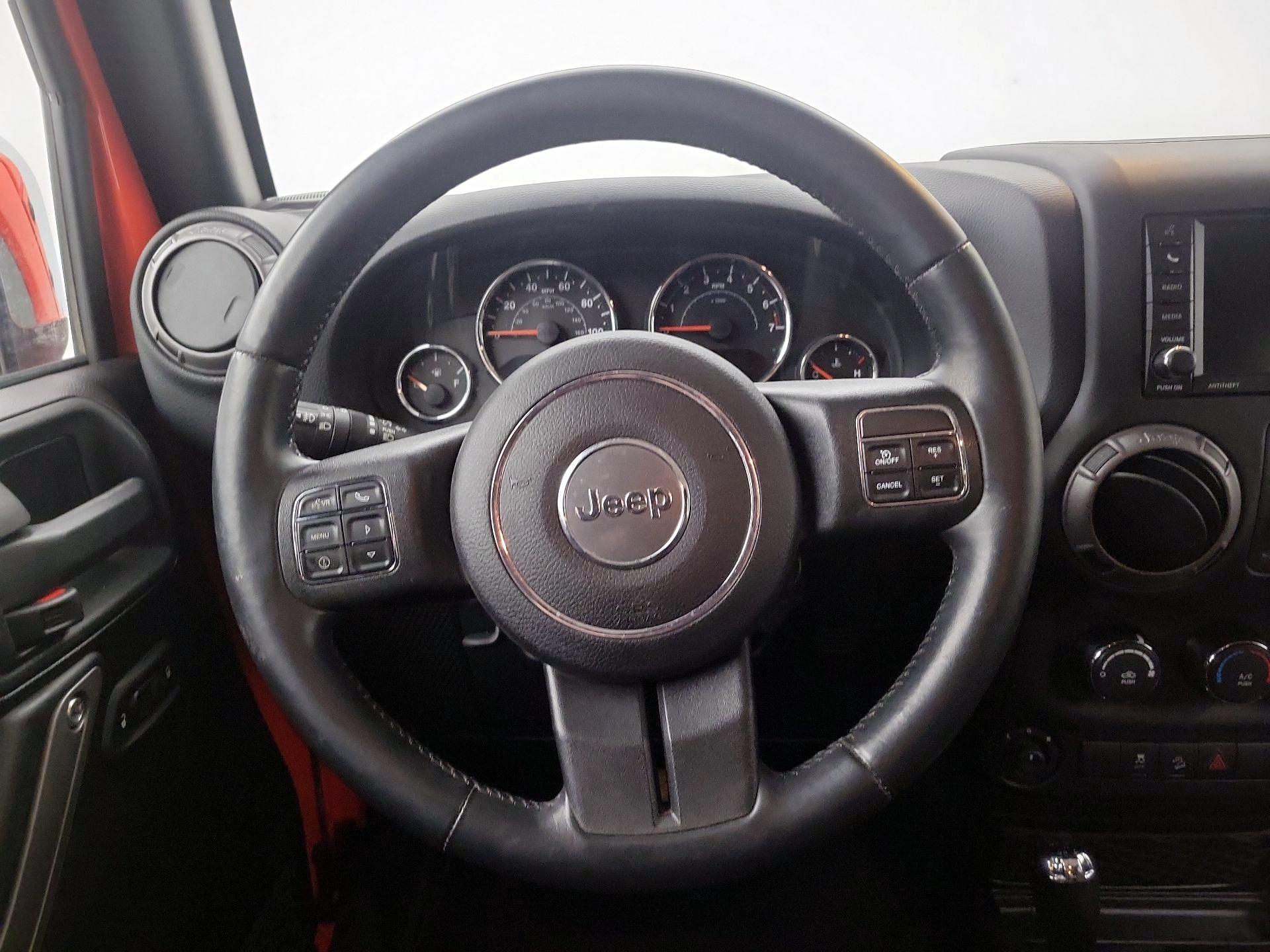 Thumbnail: 2015 Jeep Wrangler - 10