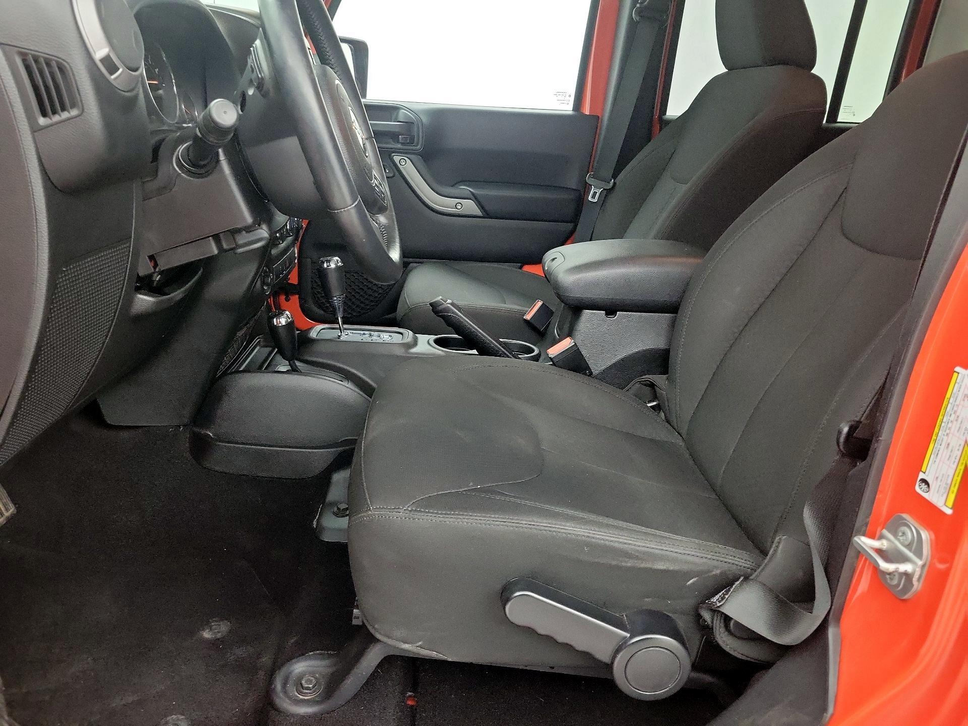 Thumbnail: 2015 Jeep Wrangler - 11