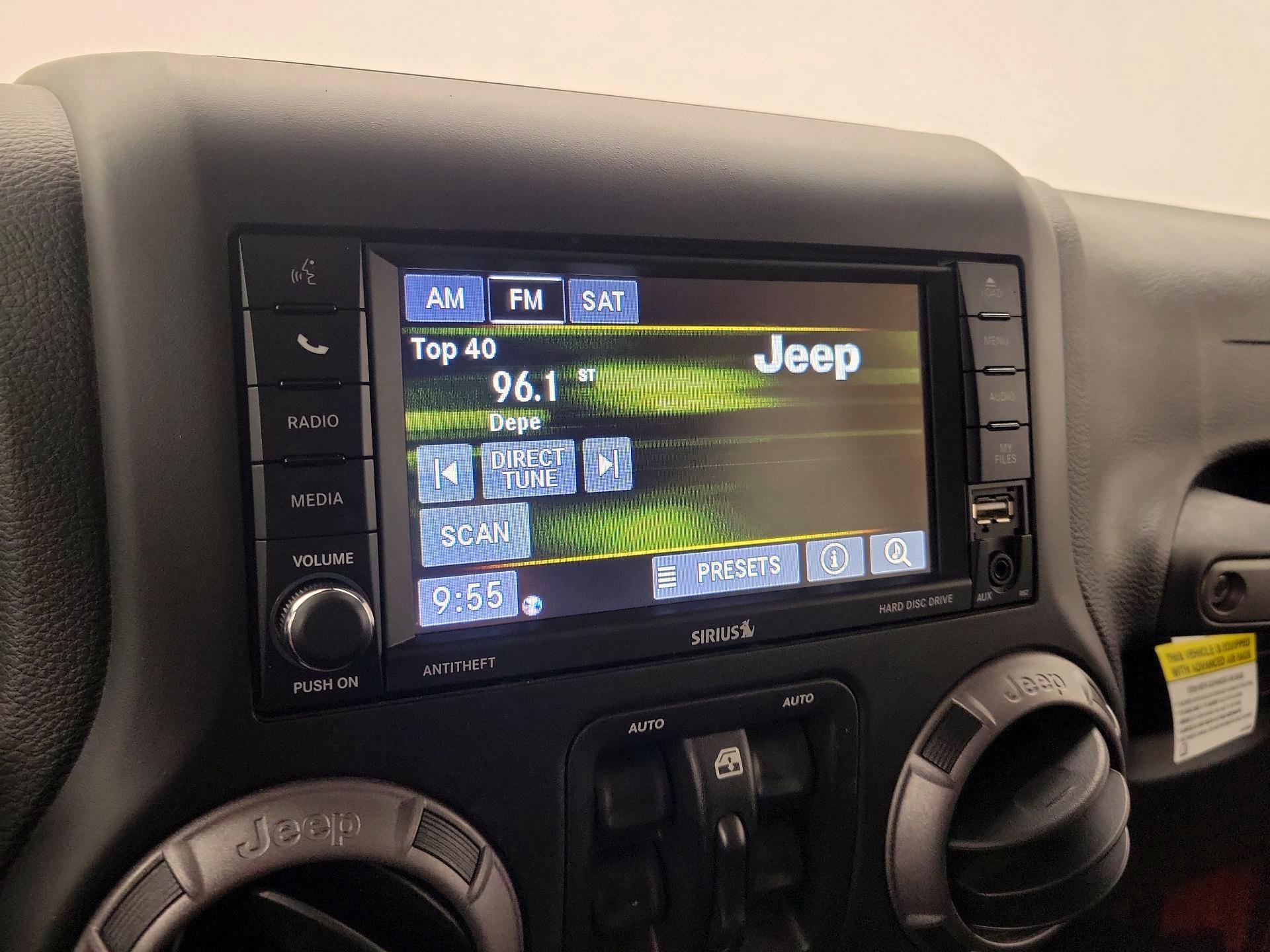 Thumbnail: 2015 Jeep Wrangler - 13