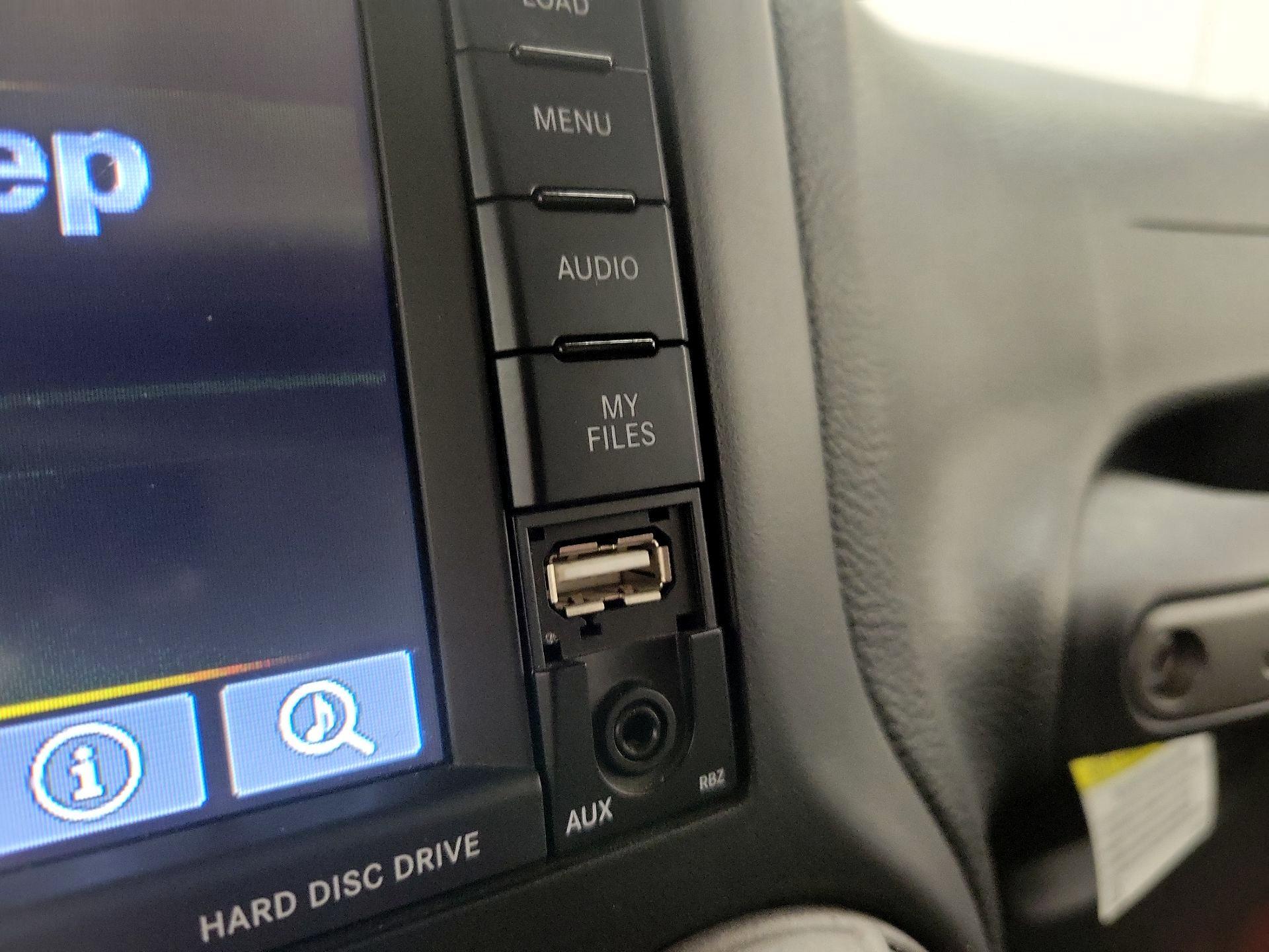 Thumbnail: 2015 Jeep Wrangler - 16