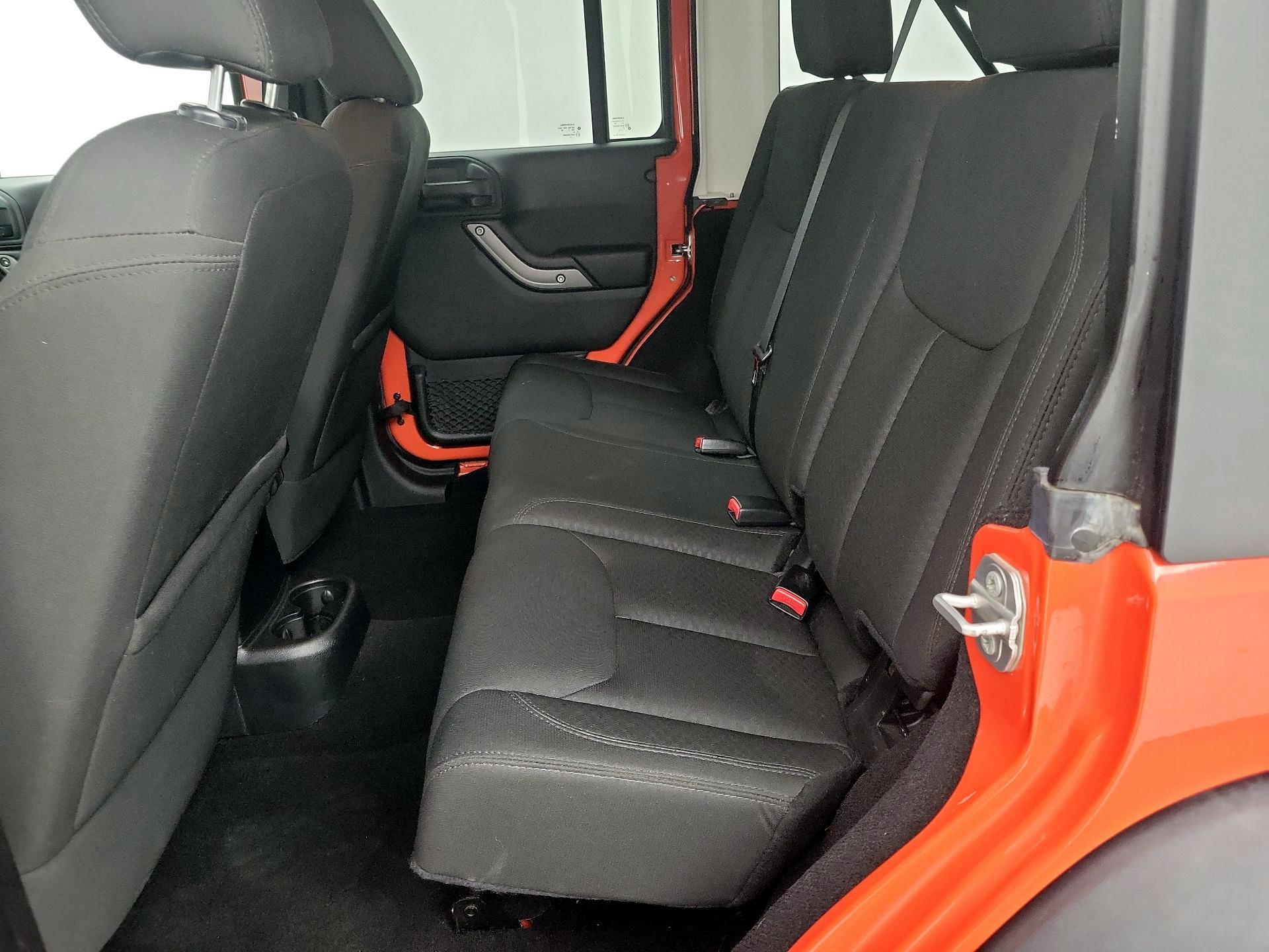 Thumbnail: 2015 Jeep Wrangler - 17