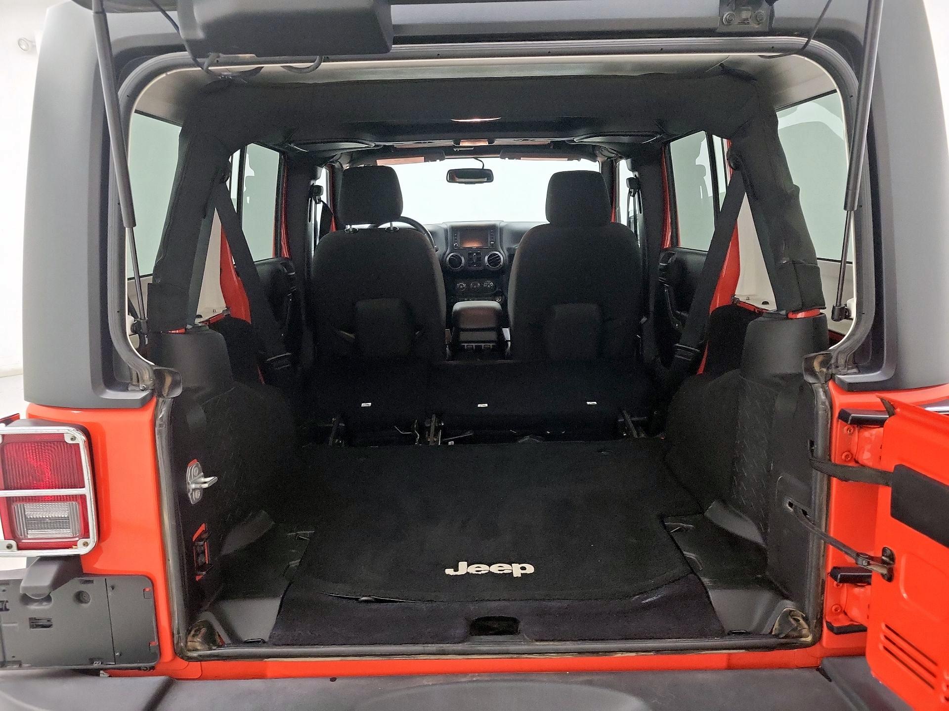 Thumbnail: 2015 Jeep Wrangler - 19