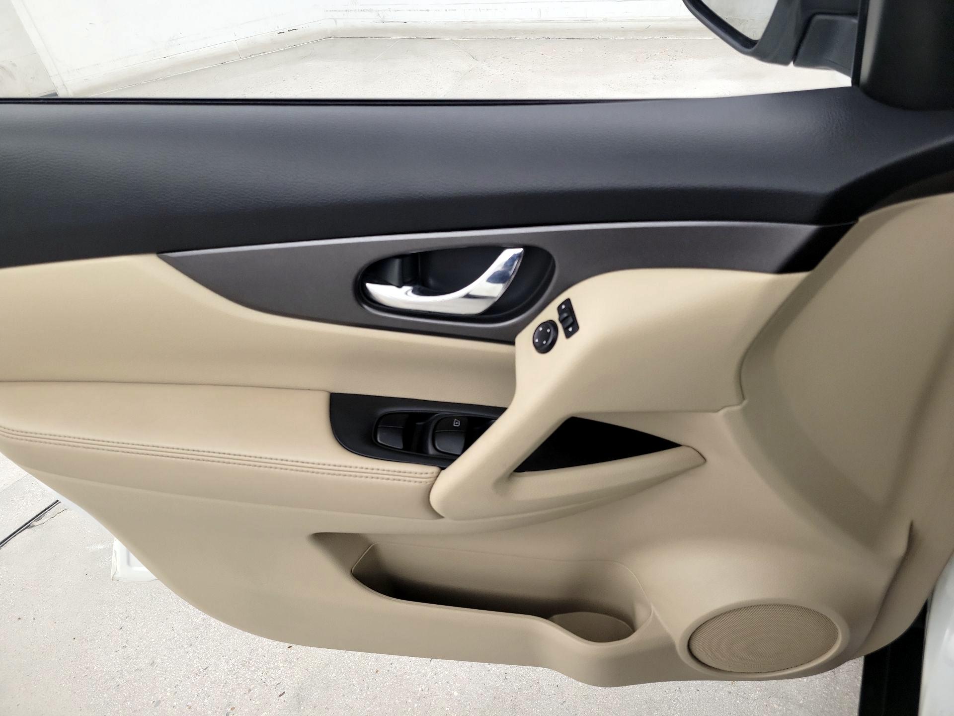 Thumbnail: 2014 Nissan Rogue - 12