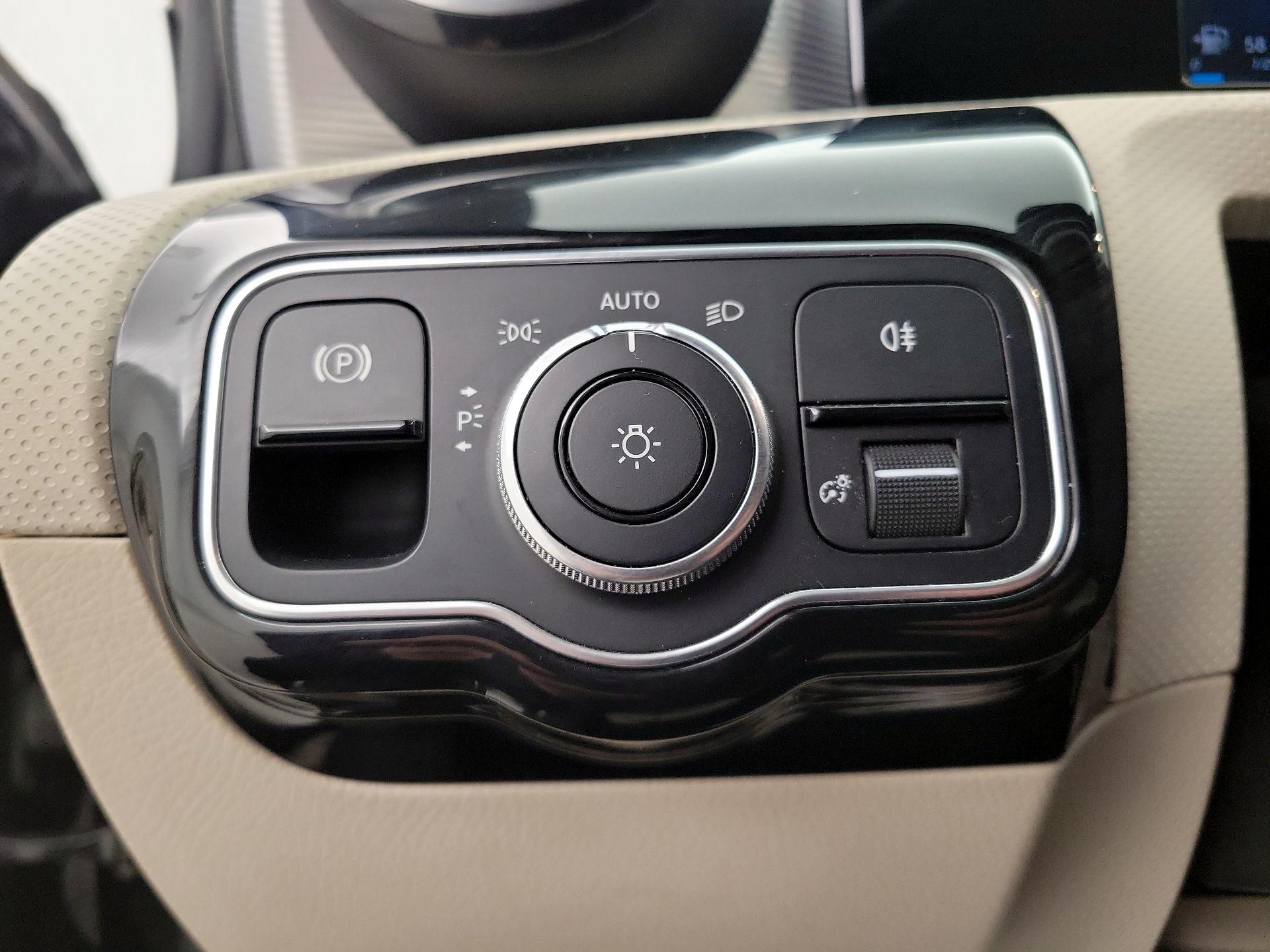 Thumbnail: 2020 Mercedes-Benz A-Class - 13