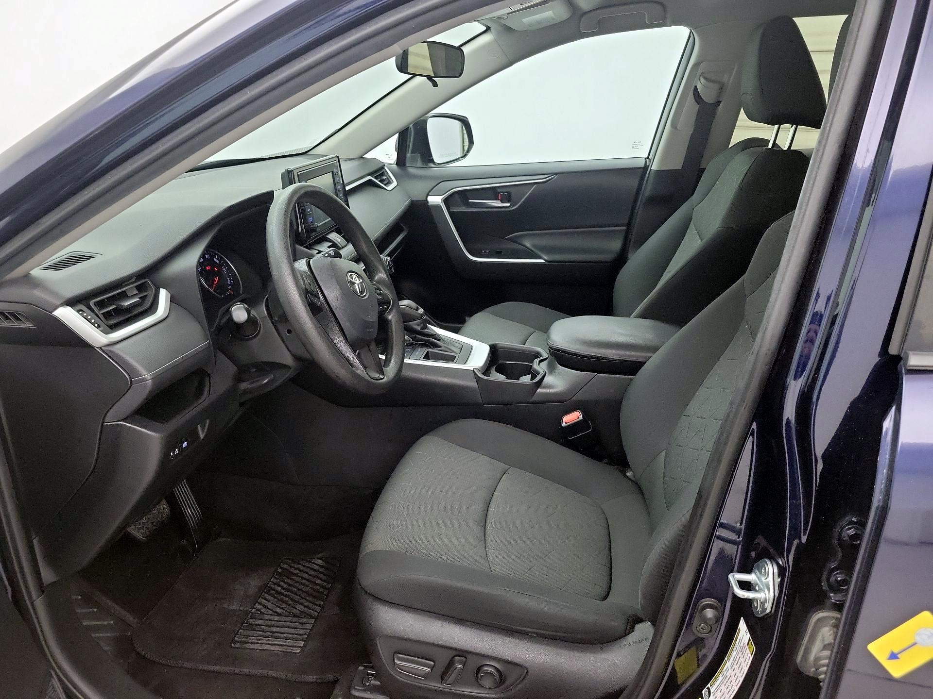 Thumbnail: 2021 Toyota RAV4 - 11