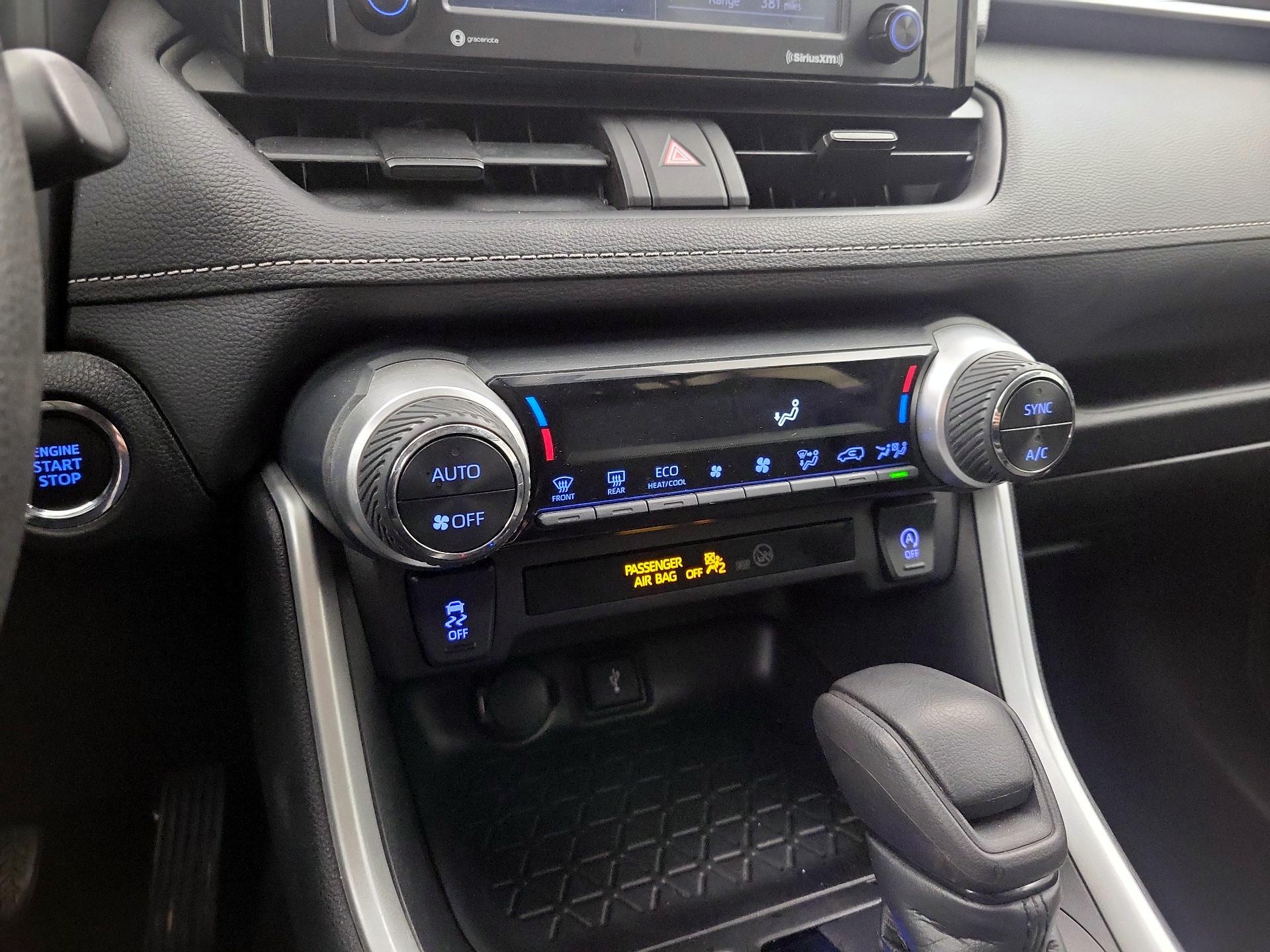 Thumbnail: 2021 Toyota RAV4 - 17