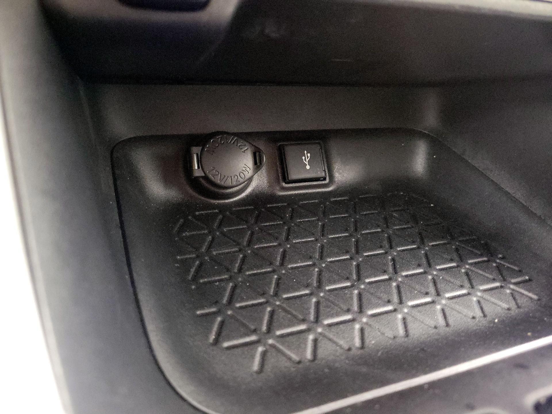 Thumbnail: 2021 Toyota RAV4 - 19