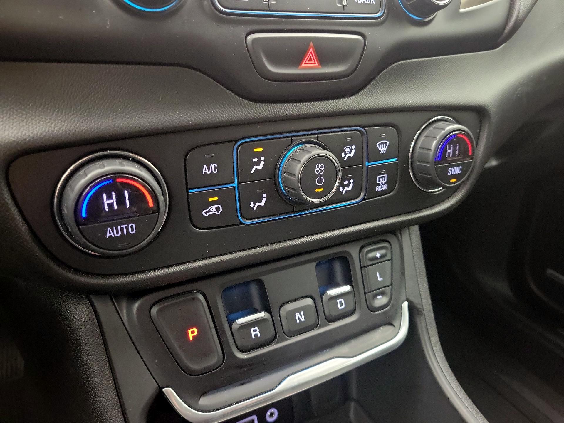 Thumbnail: 2020 GMC Terrain - 17