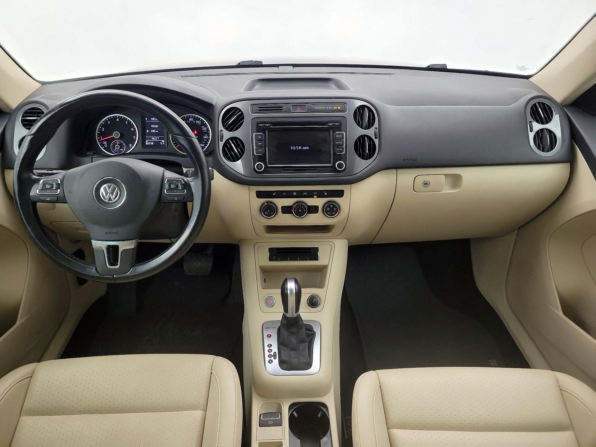 Thumbnail: 2015 Volkswagen Tiguan - 9