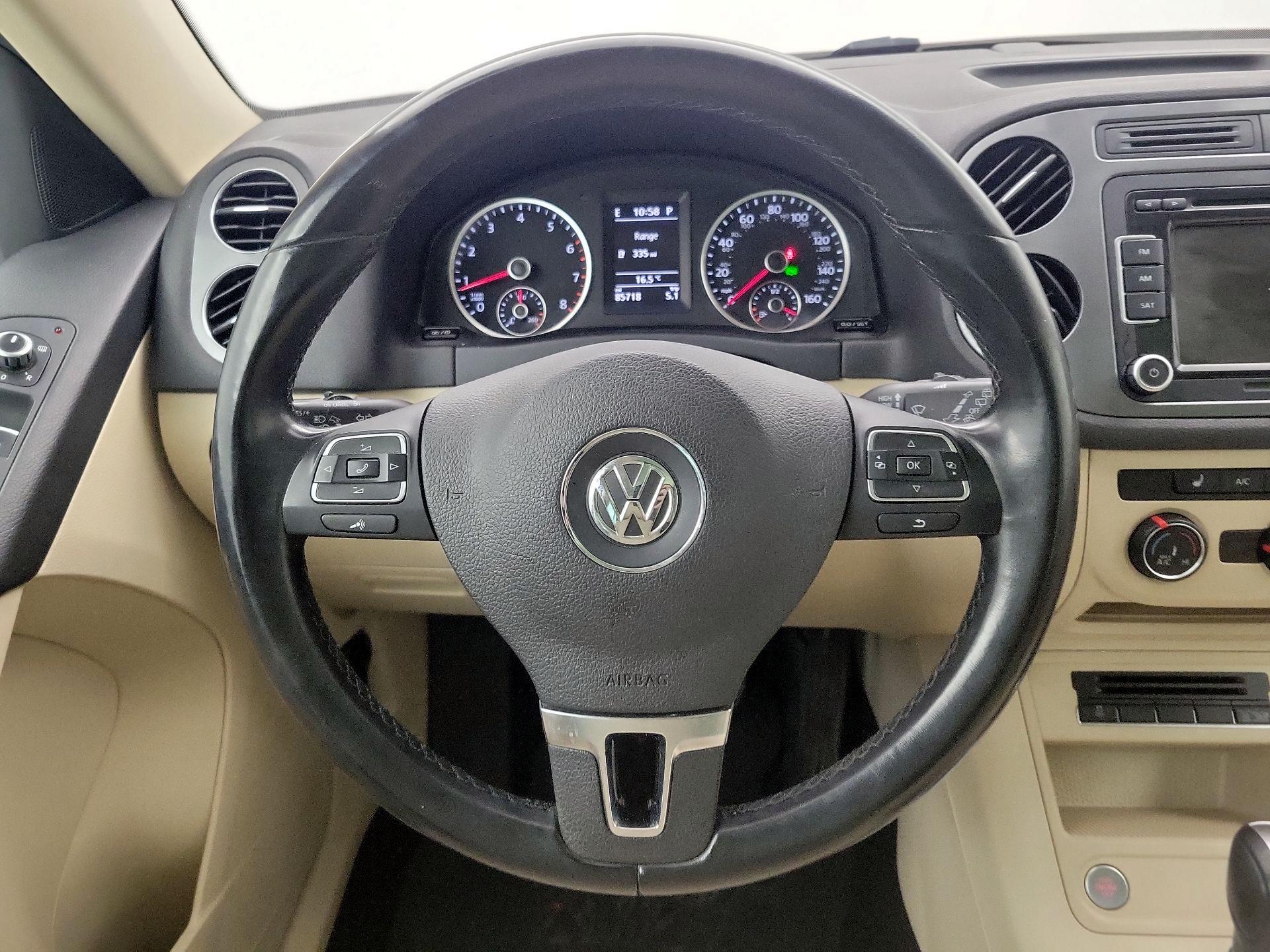 Thumbnail: 2015 Volkswagen Tiguan - 10