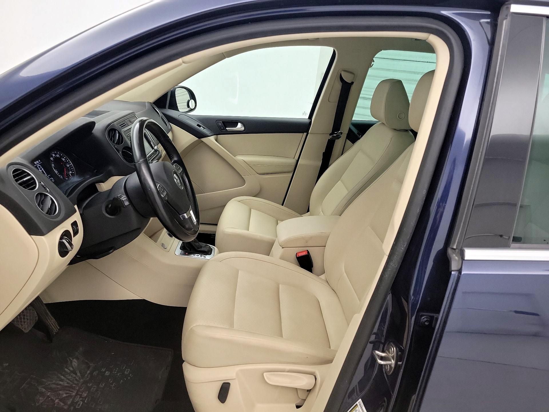 Thumbnail: 2015 Volkswagen Tiguan - 11