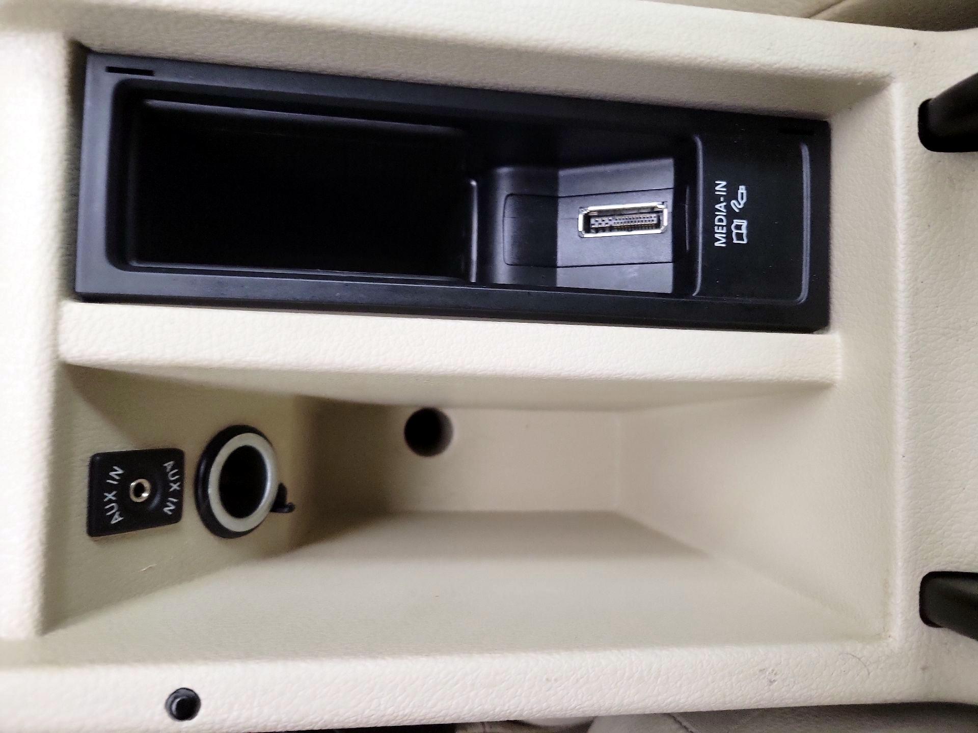 Thumbnail: 2015 Volkswagen Tiguan - 18