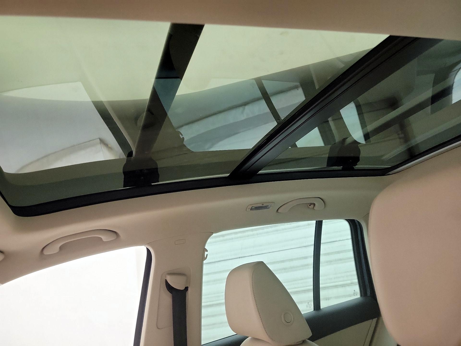 Thumbnail: 2015 Volkswagen Tiguan - 19