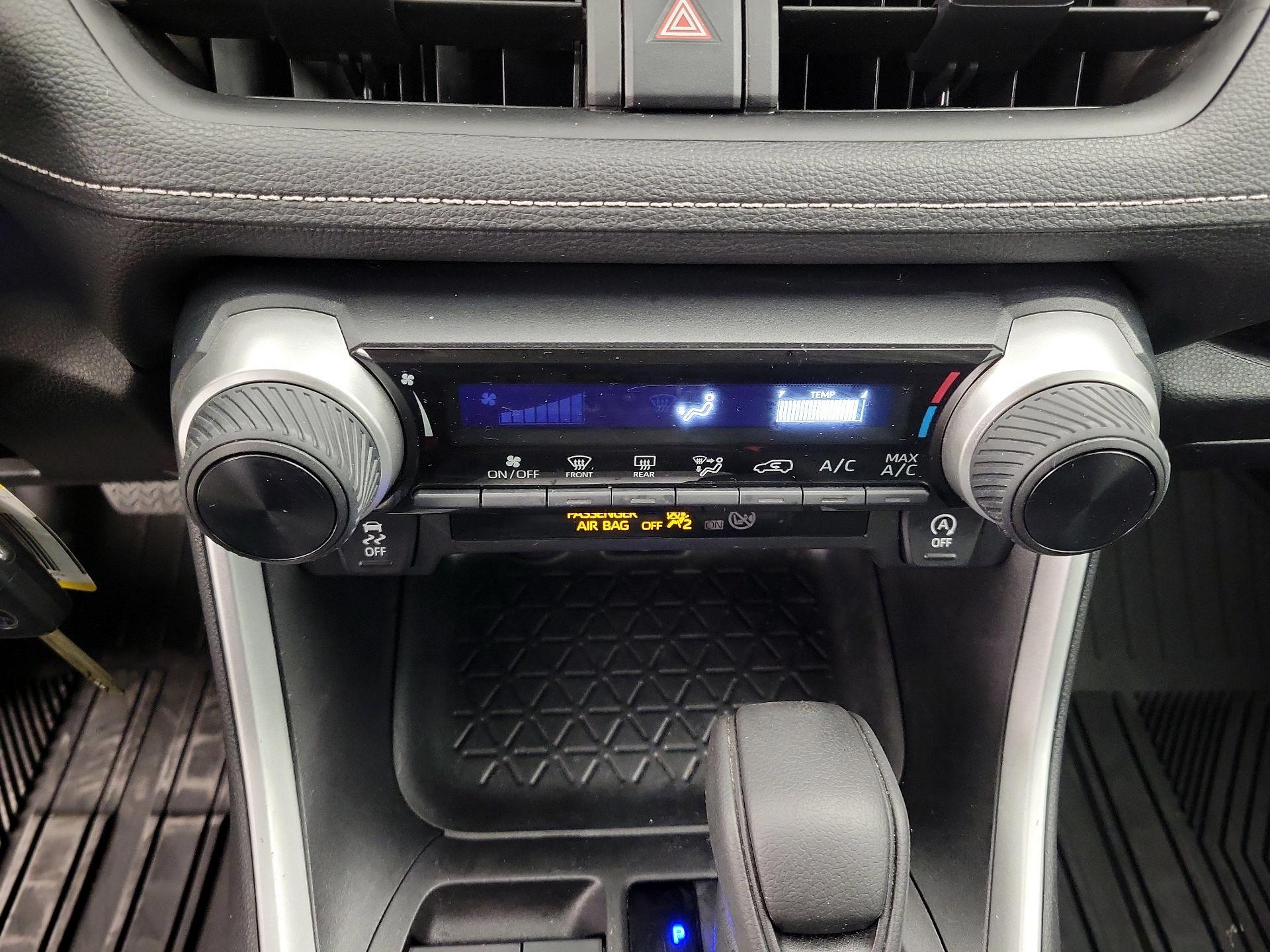 Thumbnail: 2022 Toyota RAV4 - 16