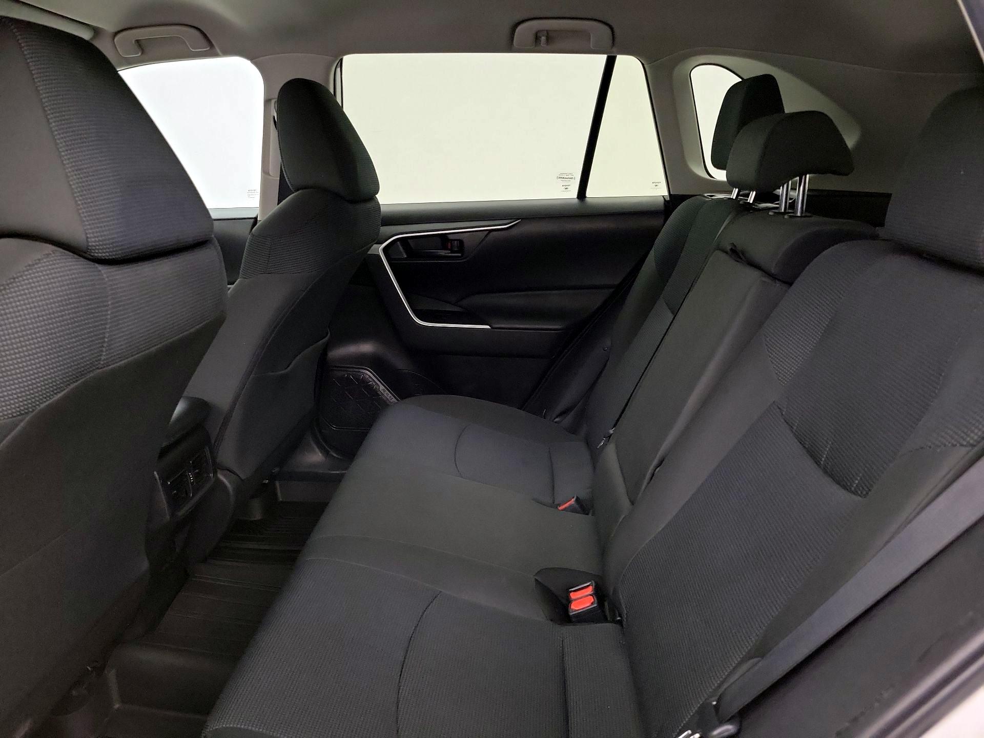 Thumbnail: 2022 Toyota RAV4 - 19