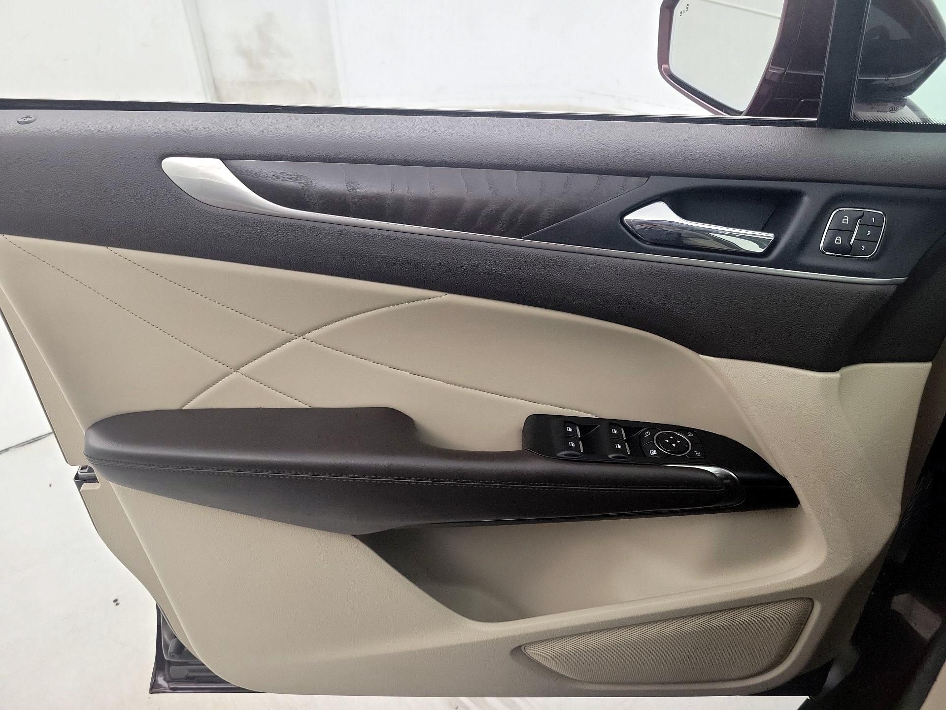 Thumbnail: 2019 Lincoln MKC - 12