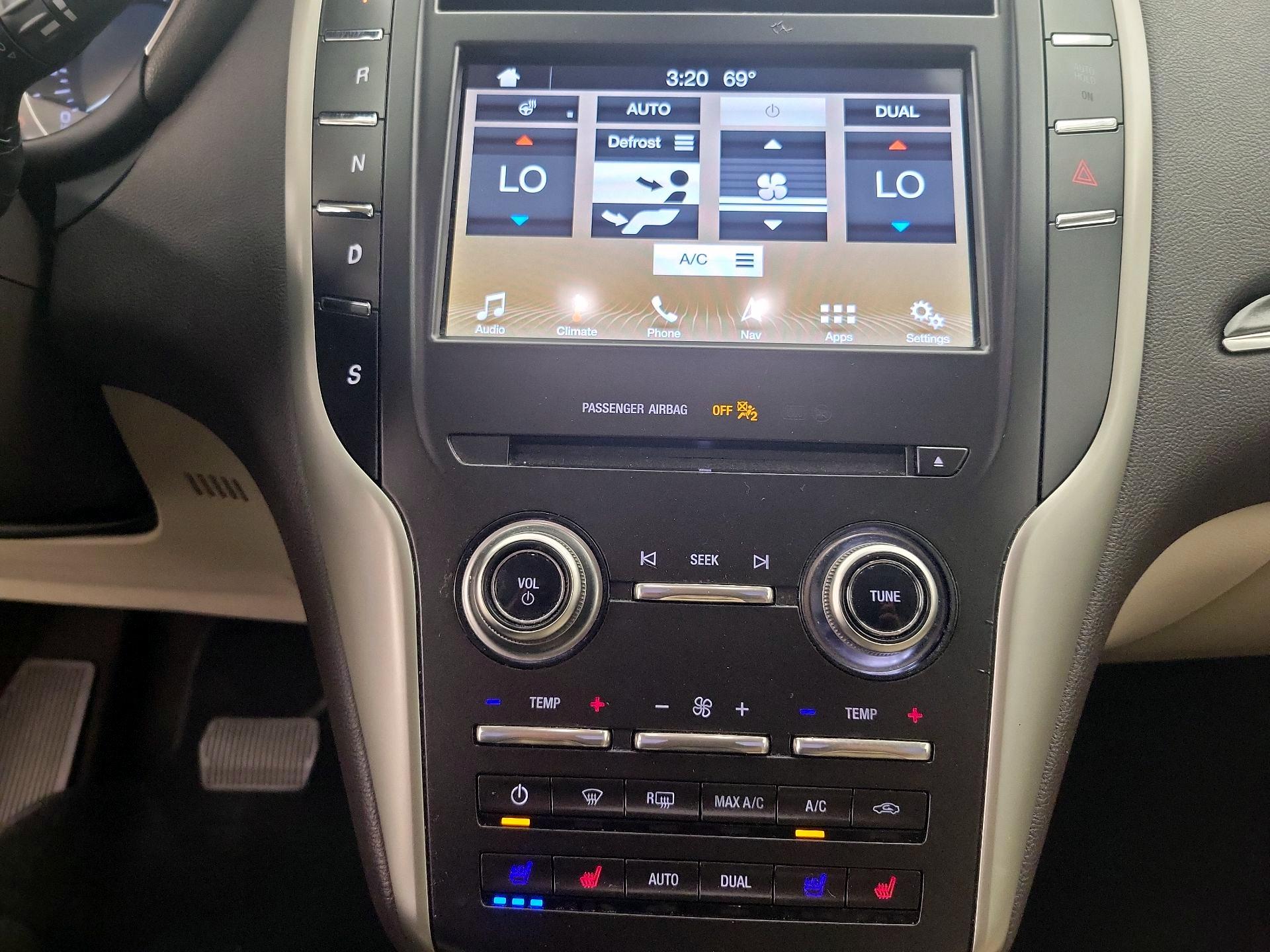 Thumbnail: 2019 Lincoln MKC - 16