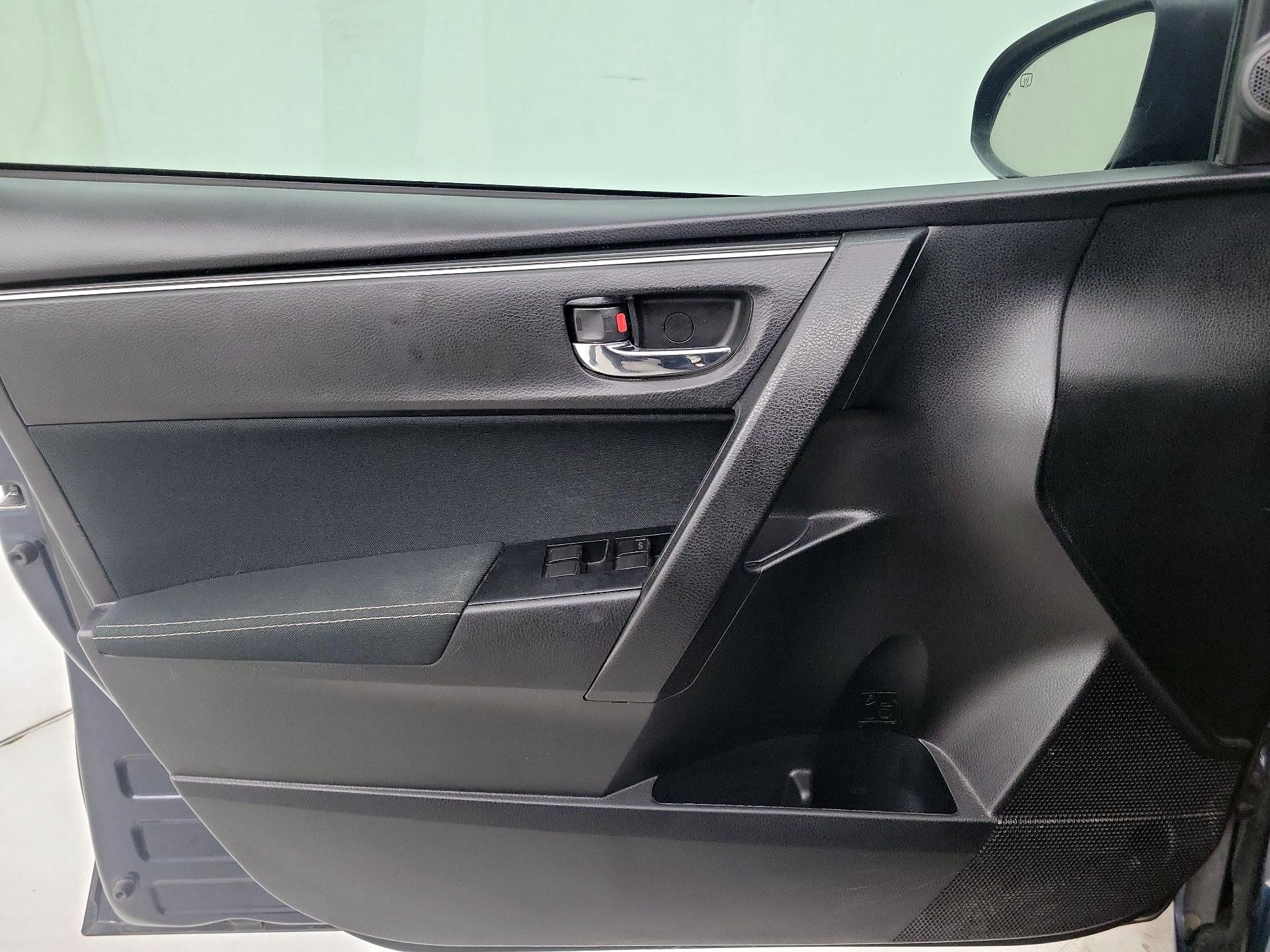 Thumbnail: 2017 Toyota Corolla - 12