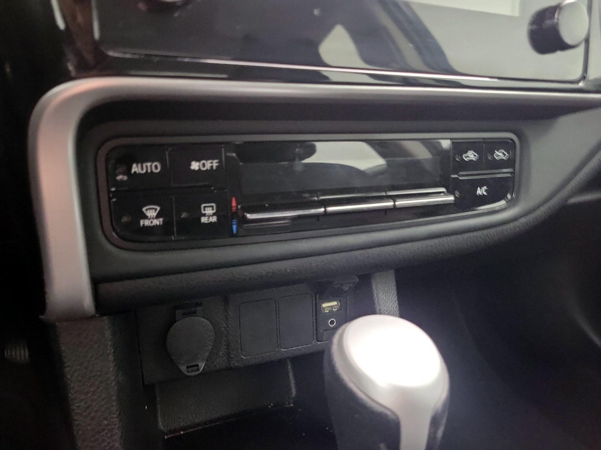 Thumbnail: 2017 Toyota Corolla - 16