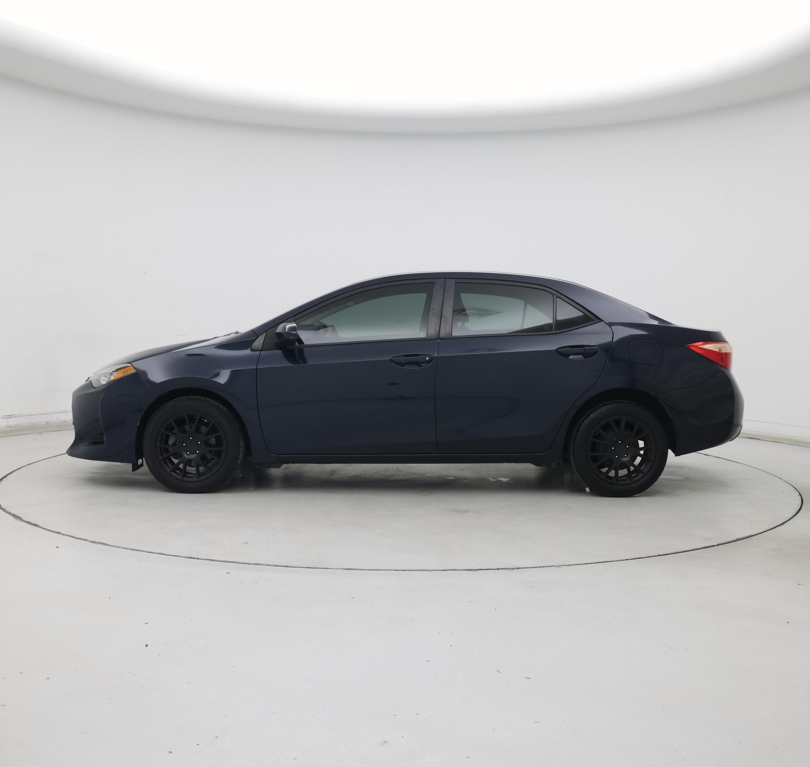 Thumbnail: 2017 Toyota Corolla - 3