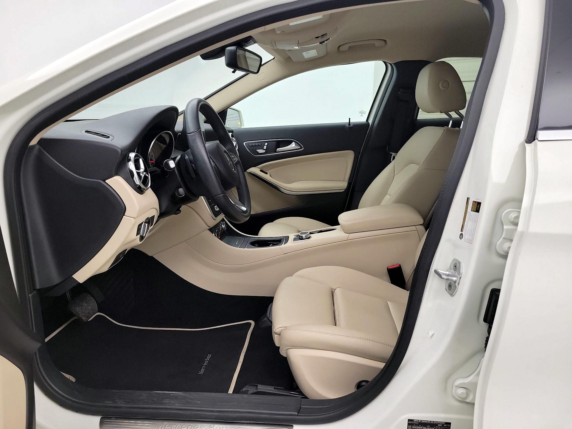 Thumbnail: 2018 Mercedes-Benz GLA - 11