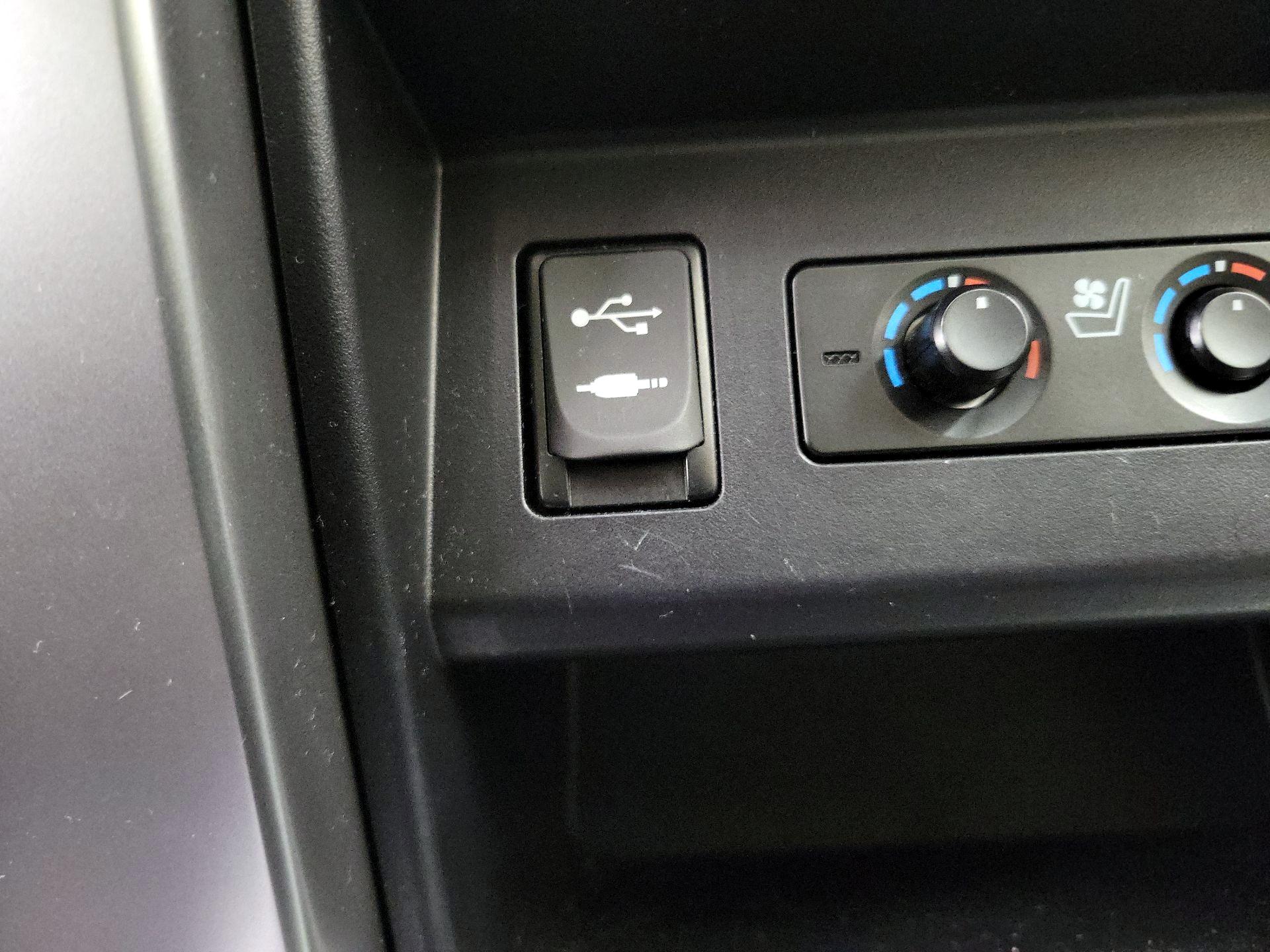 Thumbnail: 2015 Toyota 4Runner - 19