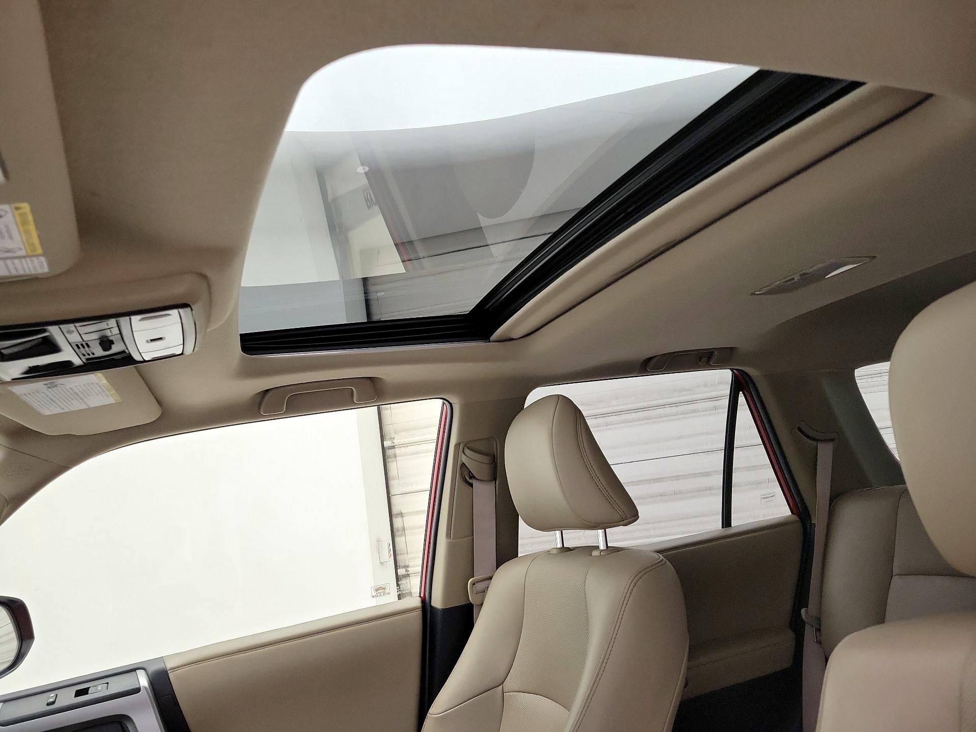 Thumbnail: 2015 Toyota 4Runner - 20