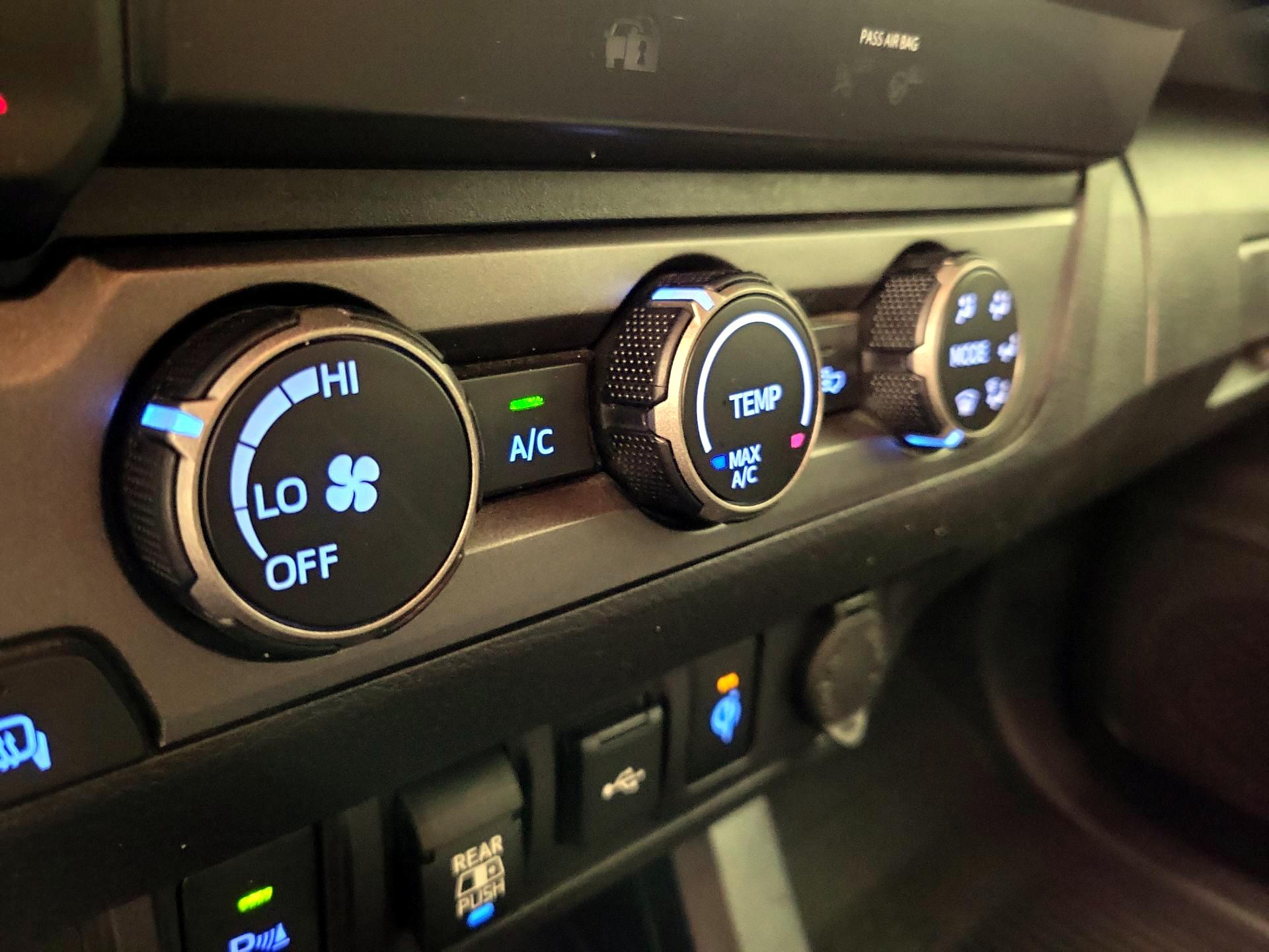 Thumbnail: 2020 Toyota Tacoma - 16