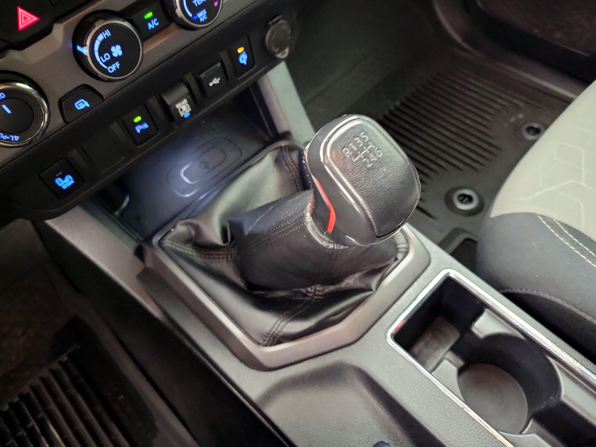 Thumbnail: 2020 Toyota Tacoma - 17