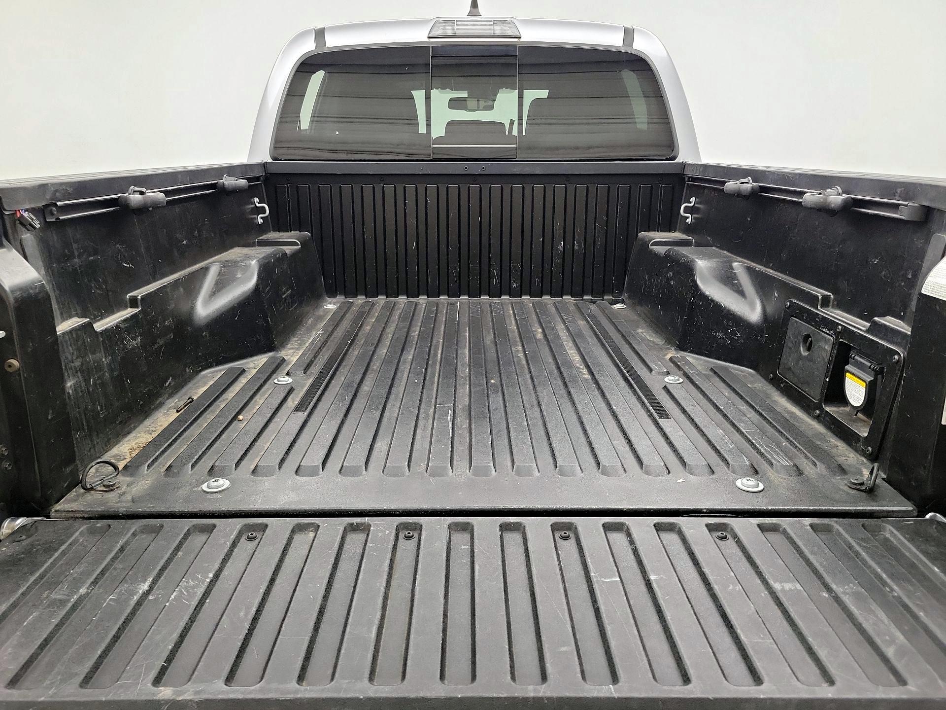 Thumbnail: 2020 Toyota Tacoma - 19