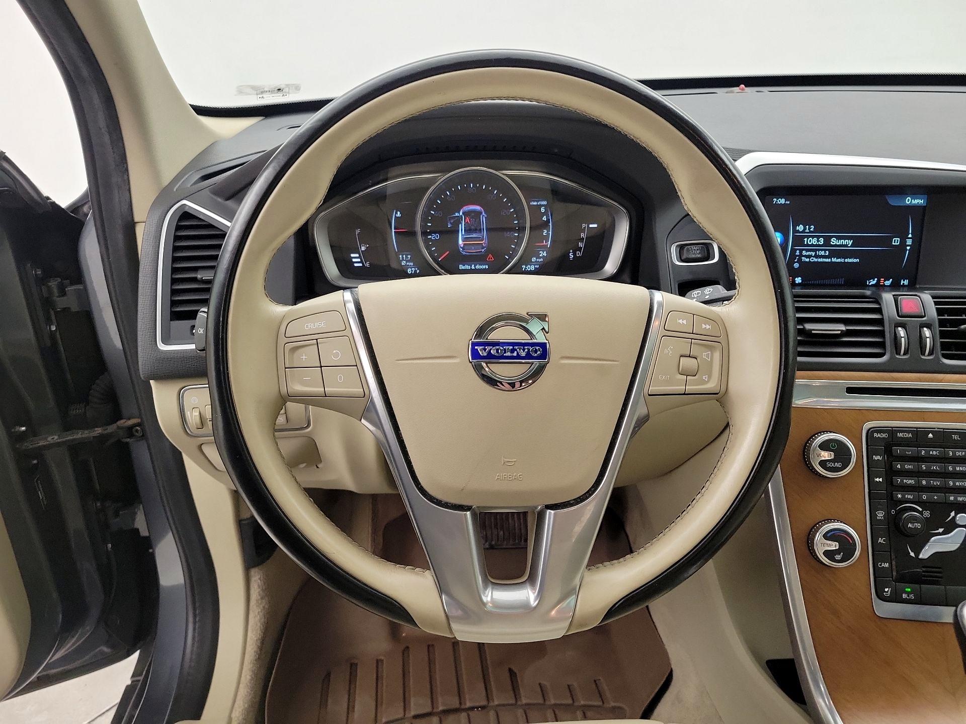 Thumbnail: 2016 Volvo XC60 - 10