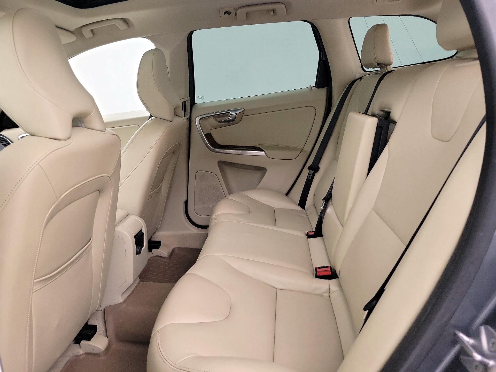 Thumbnail: 2016 Volvo XC60 - 19