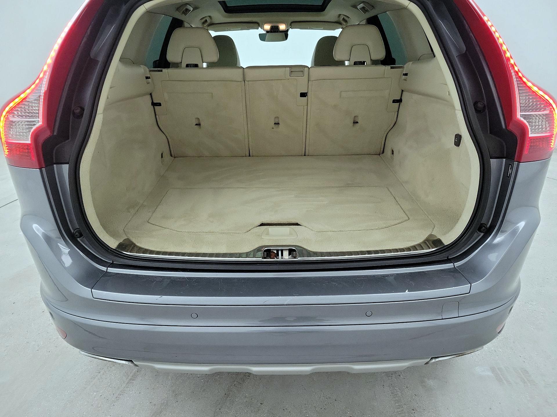 Thumbnail: 2016 Volvo XC60 - 20