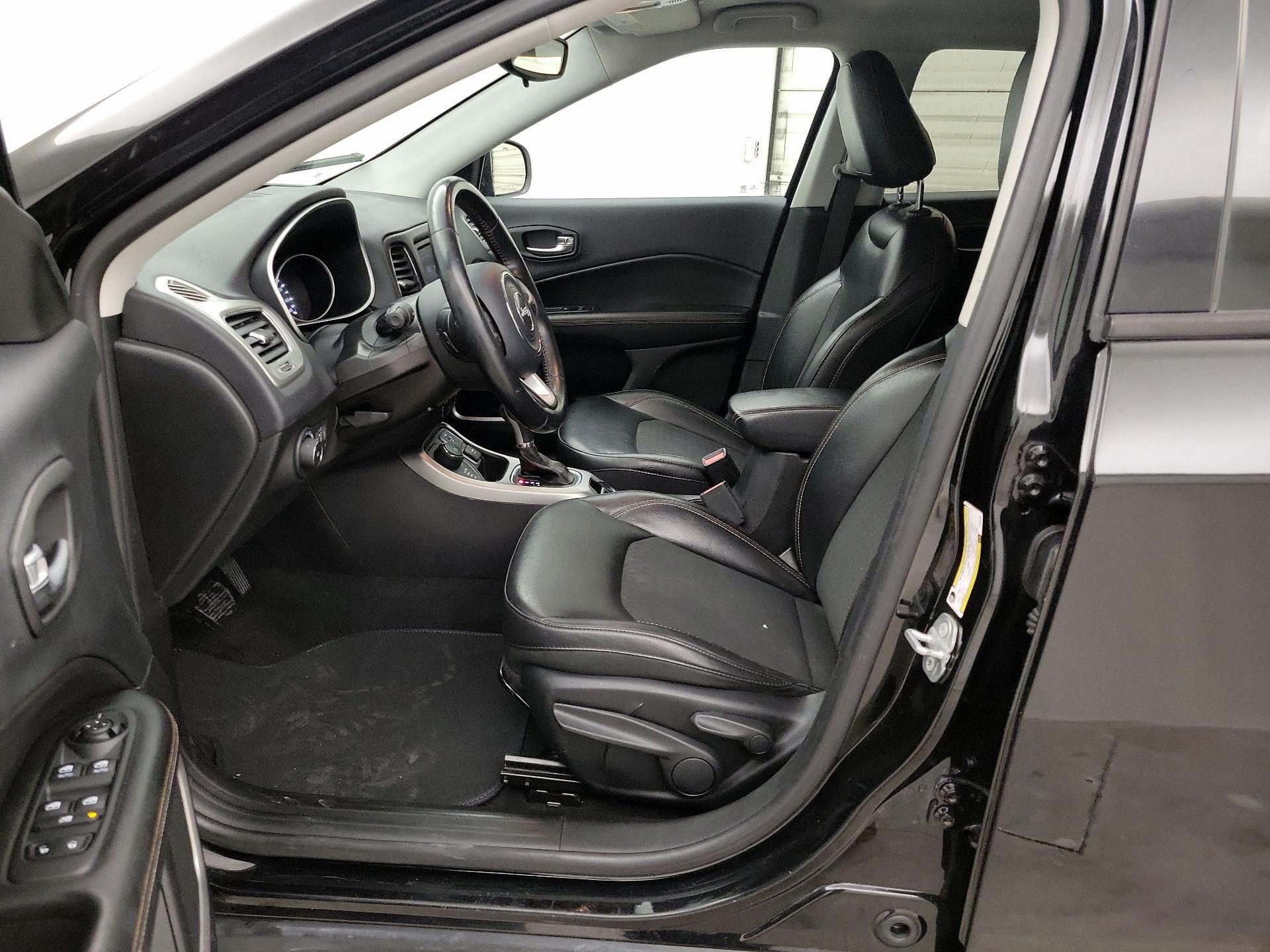 Thumbnail: 2018 Jeep Compass - 11