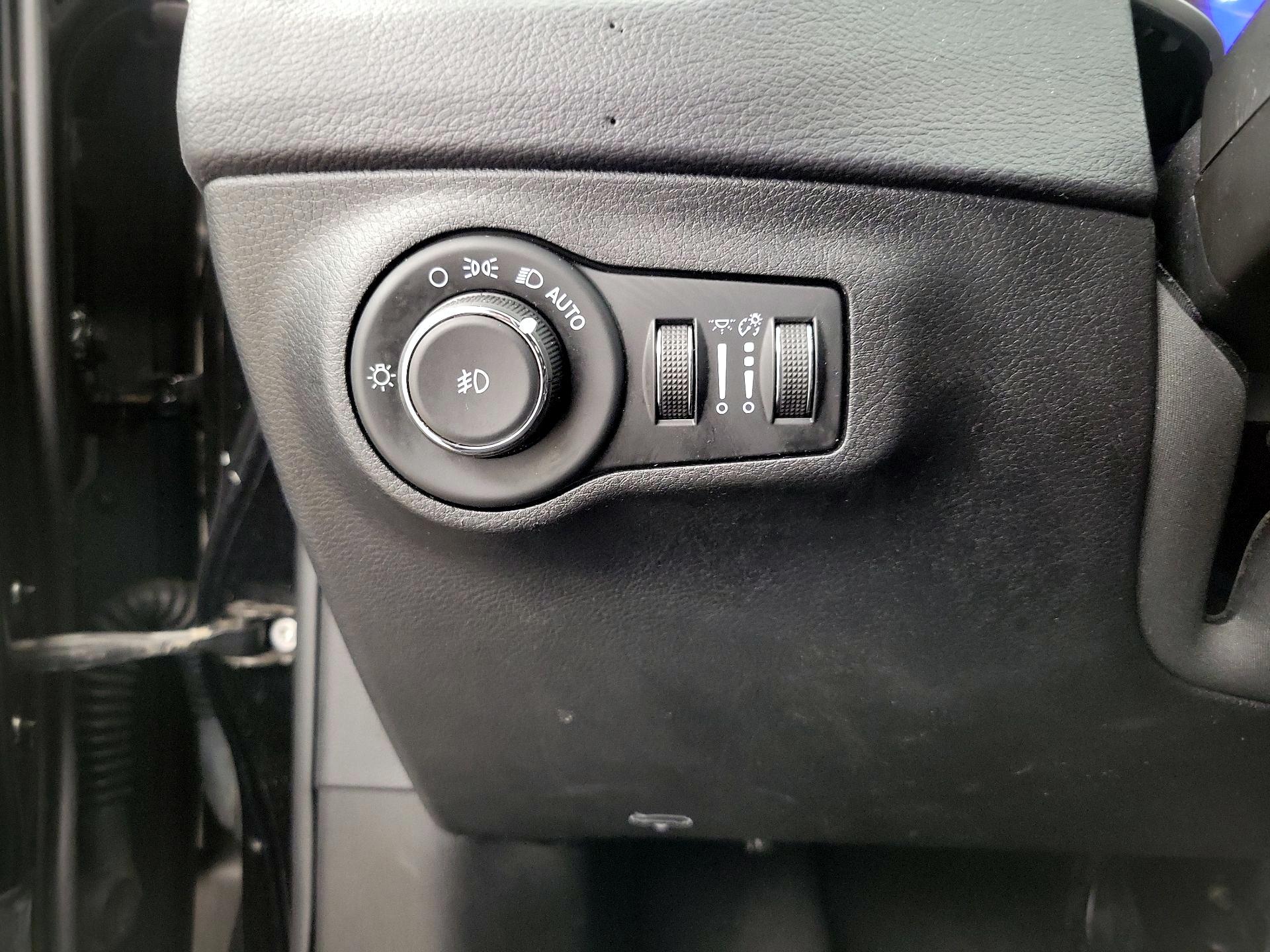 Thumbnail: 2018 Jeep Compass - 13