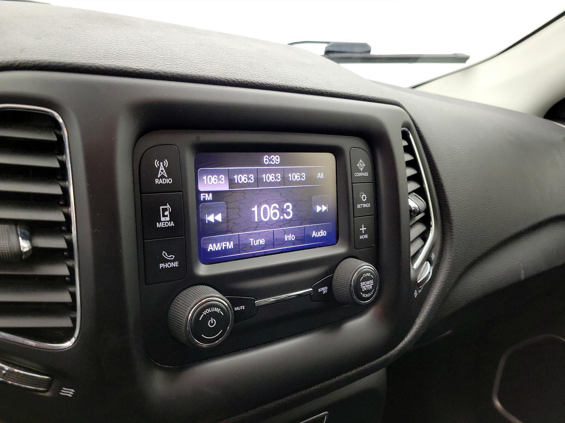 Thumbnail: 2018 Jeep Compass - 15