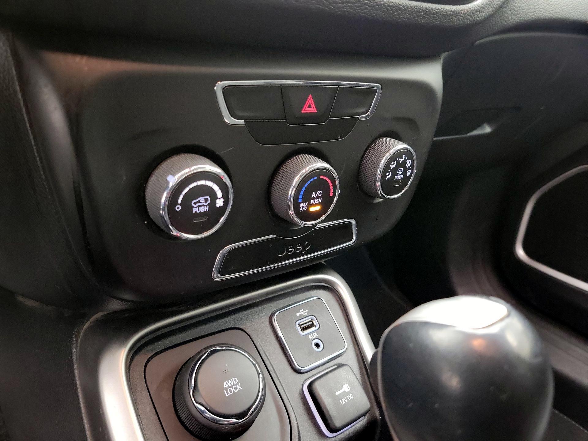 Thumbnail: 2018 Jeep Compass - 16