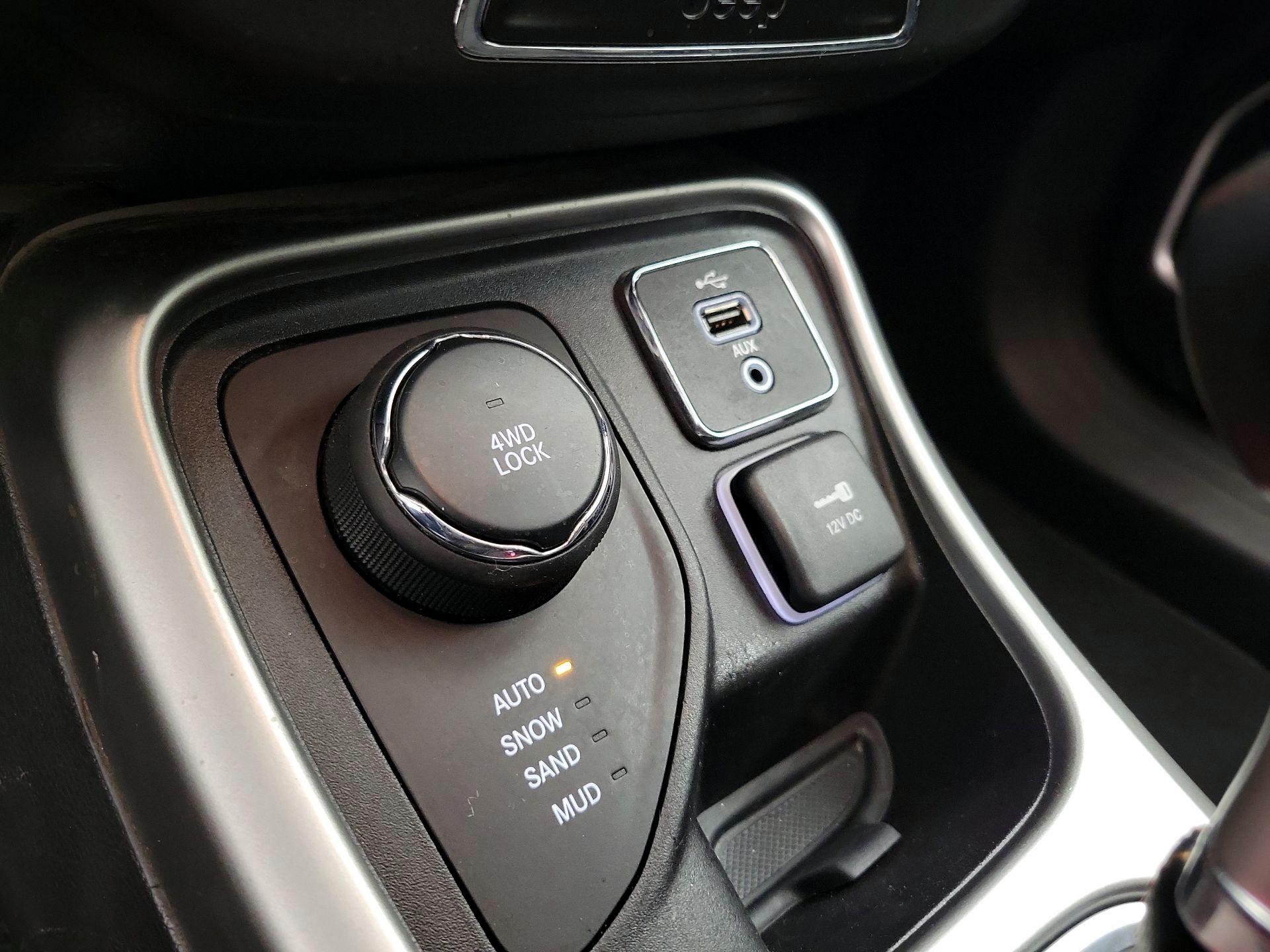 Thumbnail: 2018 Jeep Compass - 18