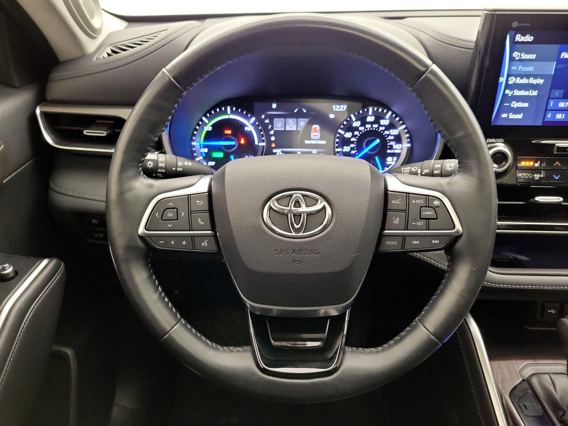 Thumbnail: 2021 Toyota Highlander - 10