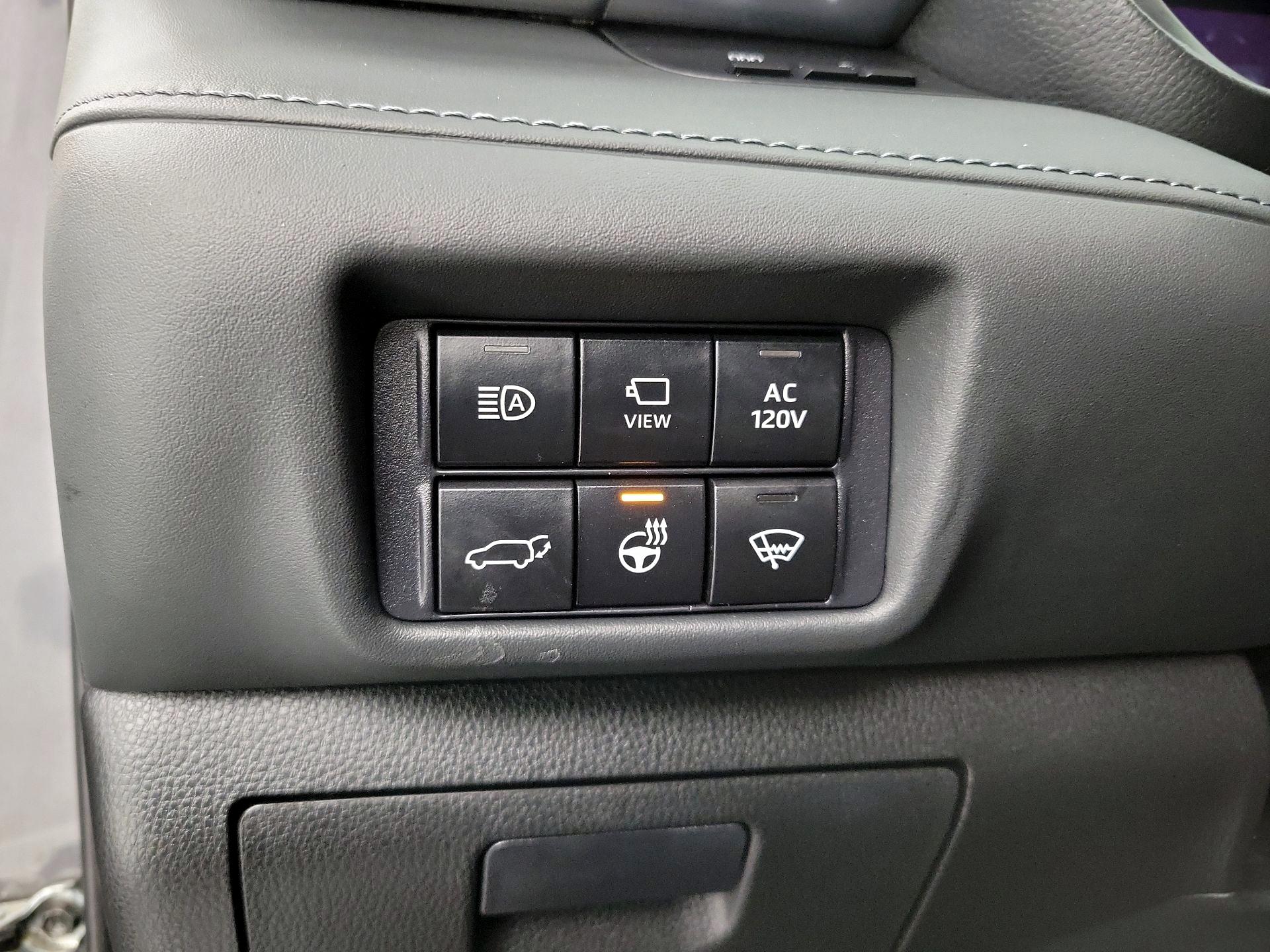 Thumbnail: 2021 Toyota Highlander - 13