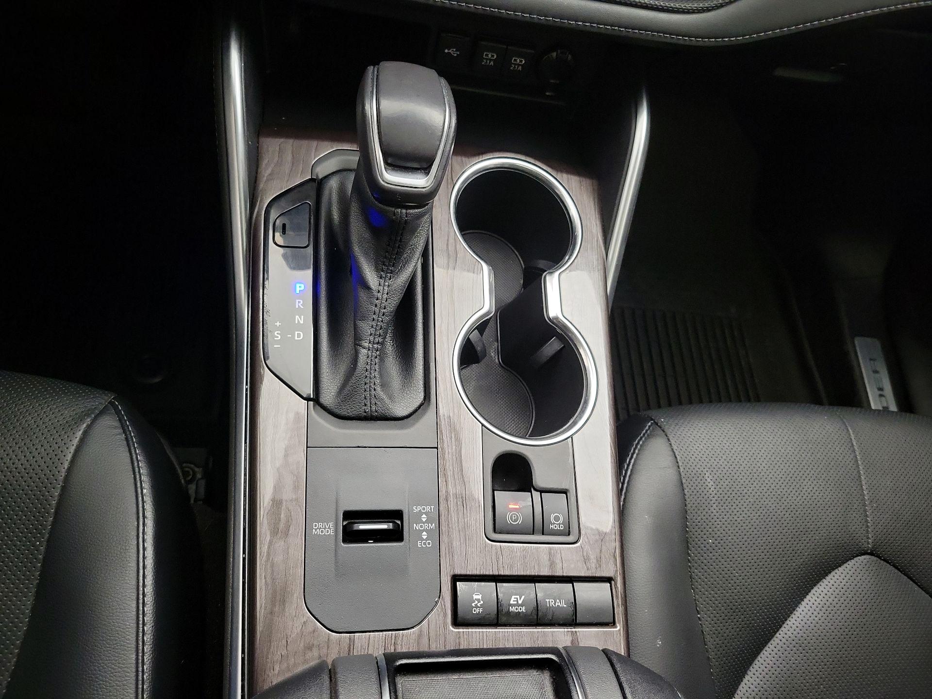 Thumbnail: 2021 Toyota Highlander - 18