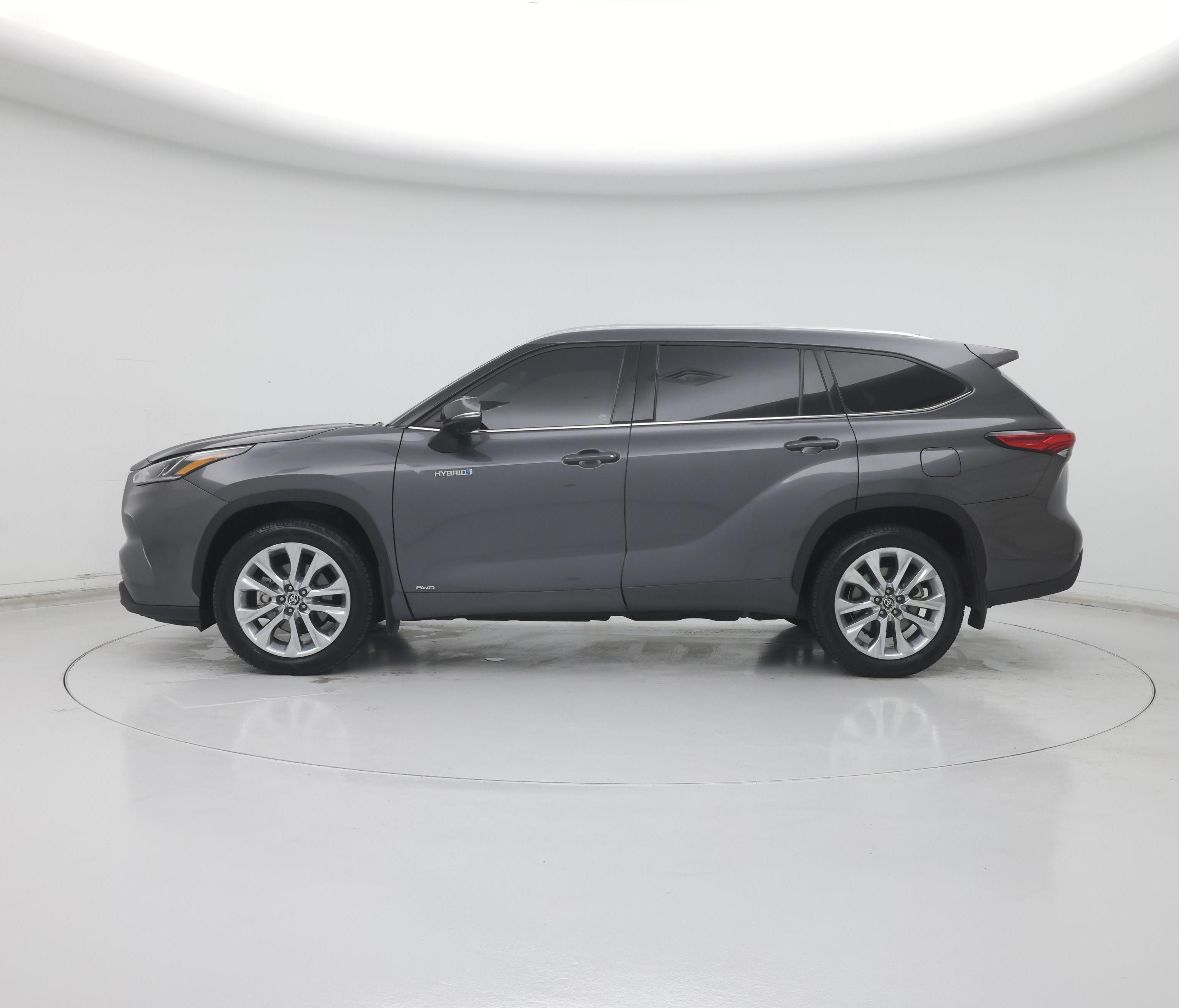 Thumbnail: 2021 Toyota Highlander - 3