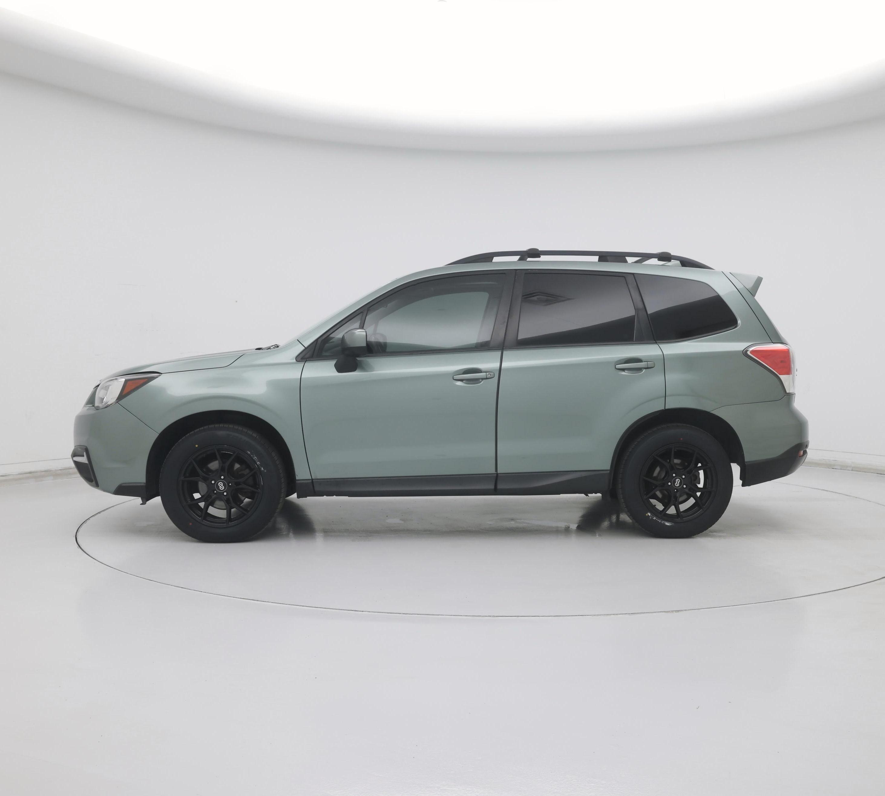 Thumbnail: 2018 Subaru Forester - 3