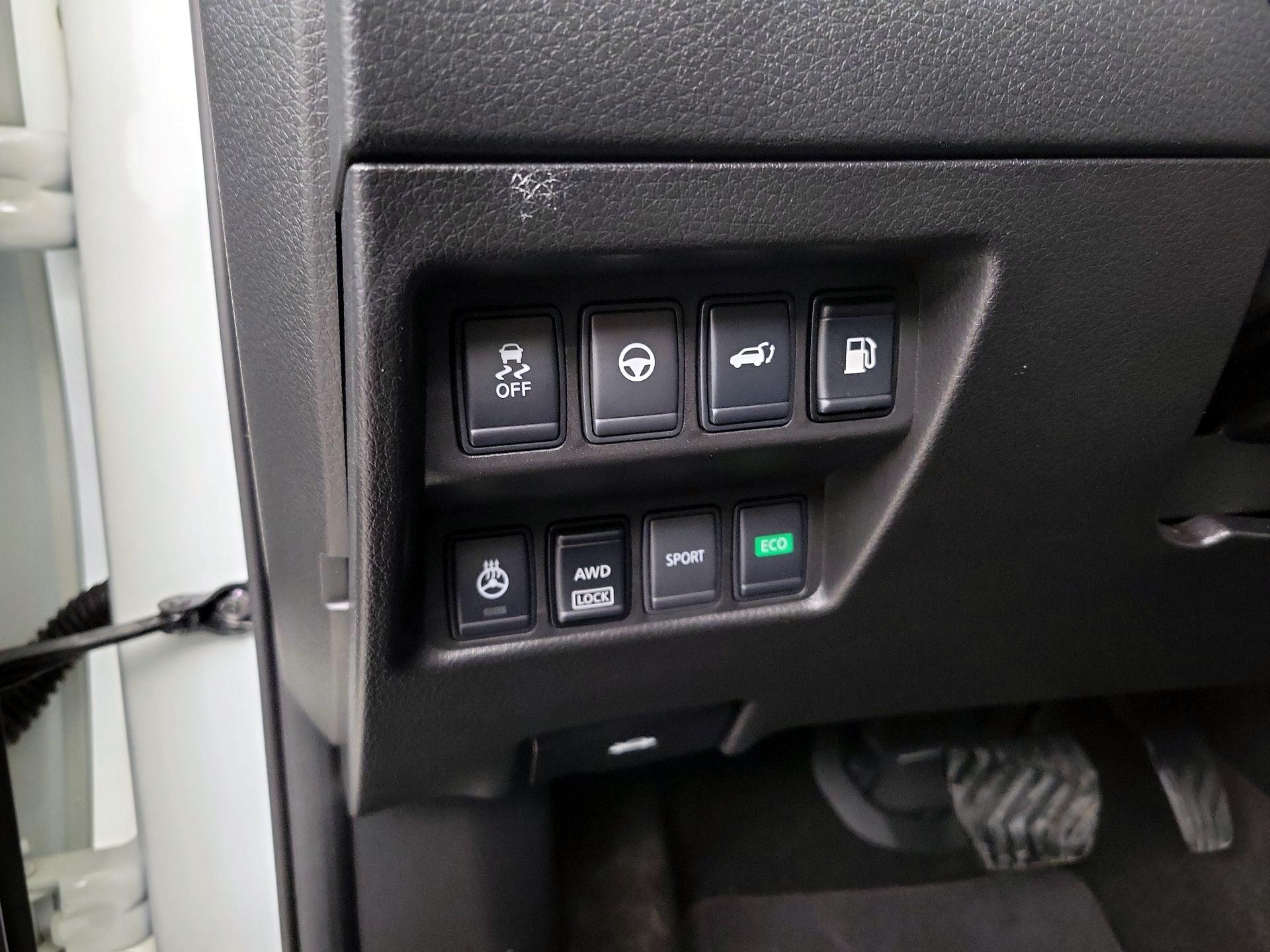 Thumbnail: 2018 Nissan Rogue - 13