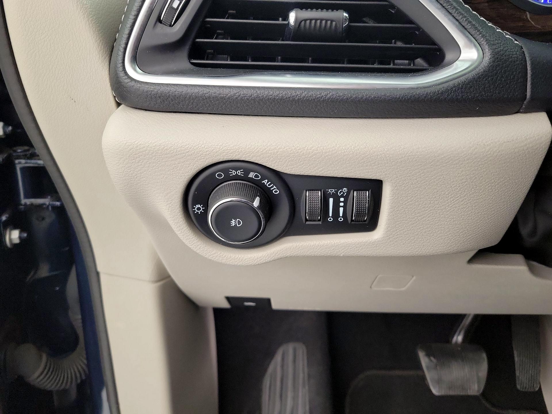 Thumbnail: 2022 Chrysler Pacifica - 13